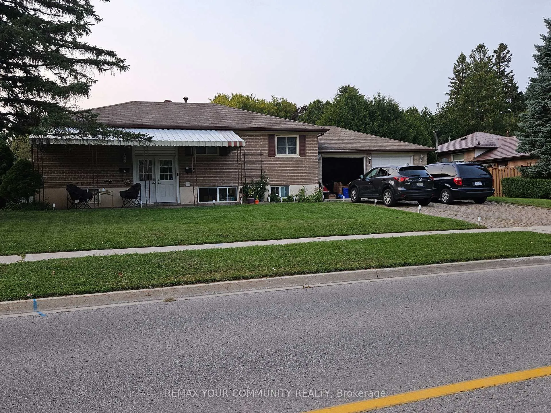 Photo 1 of 1 Foreht Crescent, Aurora, Aurora Heights — HOMEH