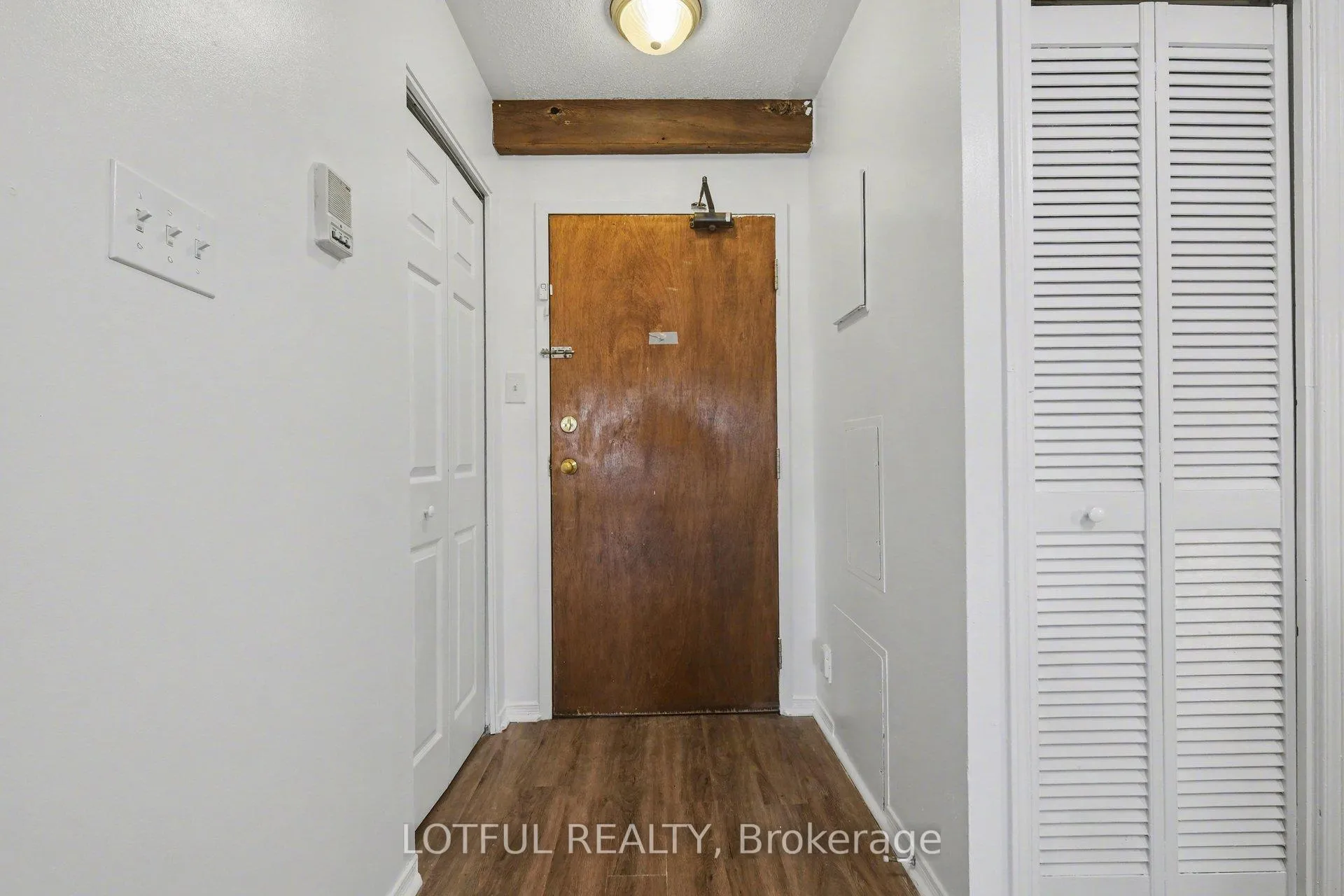 Photo 3 of Unit 9, 237 Loretta Avenue S, Ottawa, West Centre Town — HOMEH