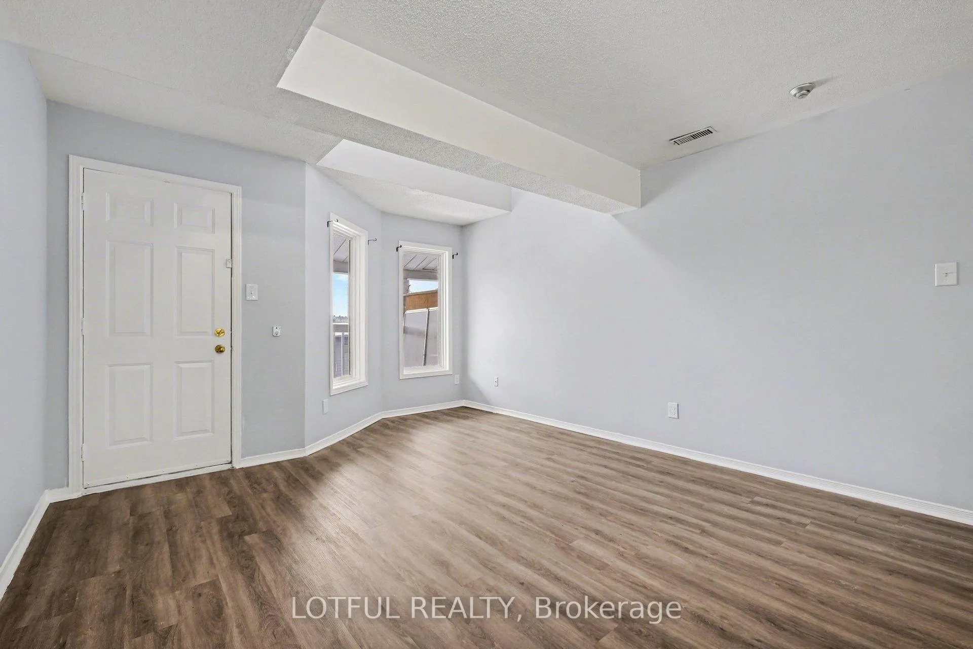 Photo 8 of Unit 9, 237 Loretta Avenue S, Ottawa, West Centre Town — HOMEH