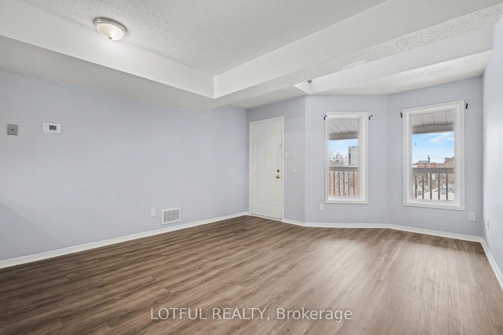 Photo 9 of Unit 9, 237 Loretta Avenue S, Ottawa, West Centre Town — HOMEH