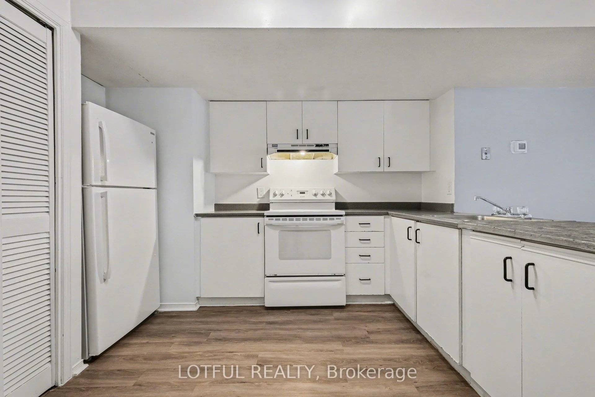 Photo 11 of Unit 9, 237 Loretta Avenue S, Ottawa, West Centre Town — HOMEH