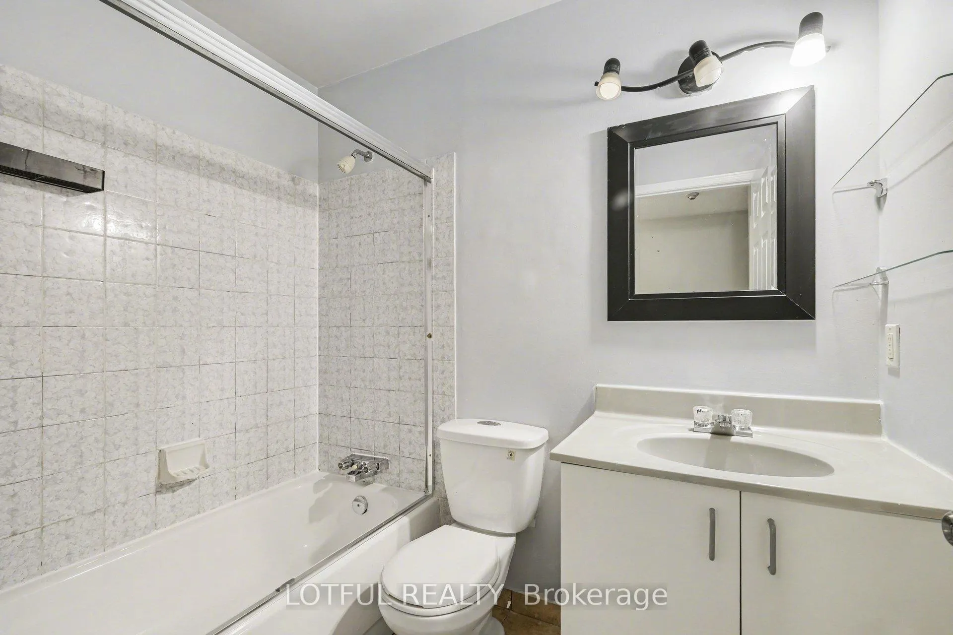 Photo 14 of Unit 9, 237 Loretta Avenue S, Ottawa, West Centre Town — HOMEH