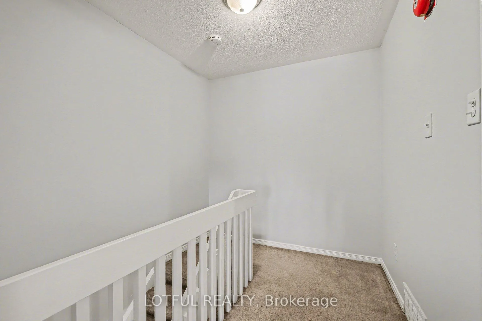 Photo 15 of Unit 9, 237 Loretta Avenue S, Ottawa, West Centre Town — HOMEH