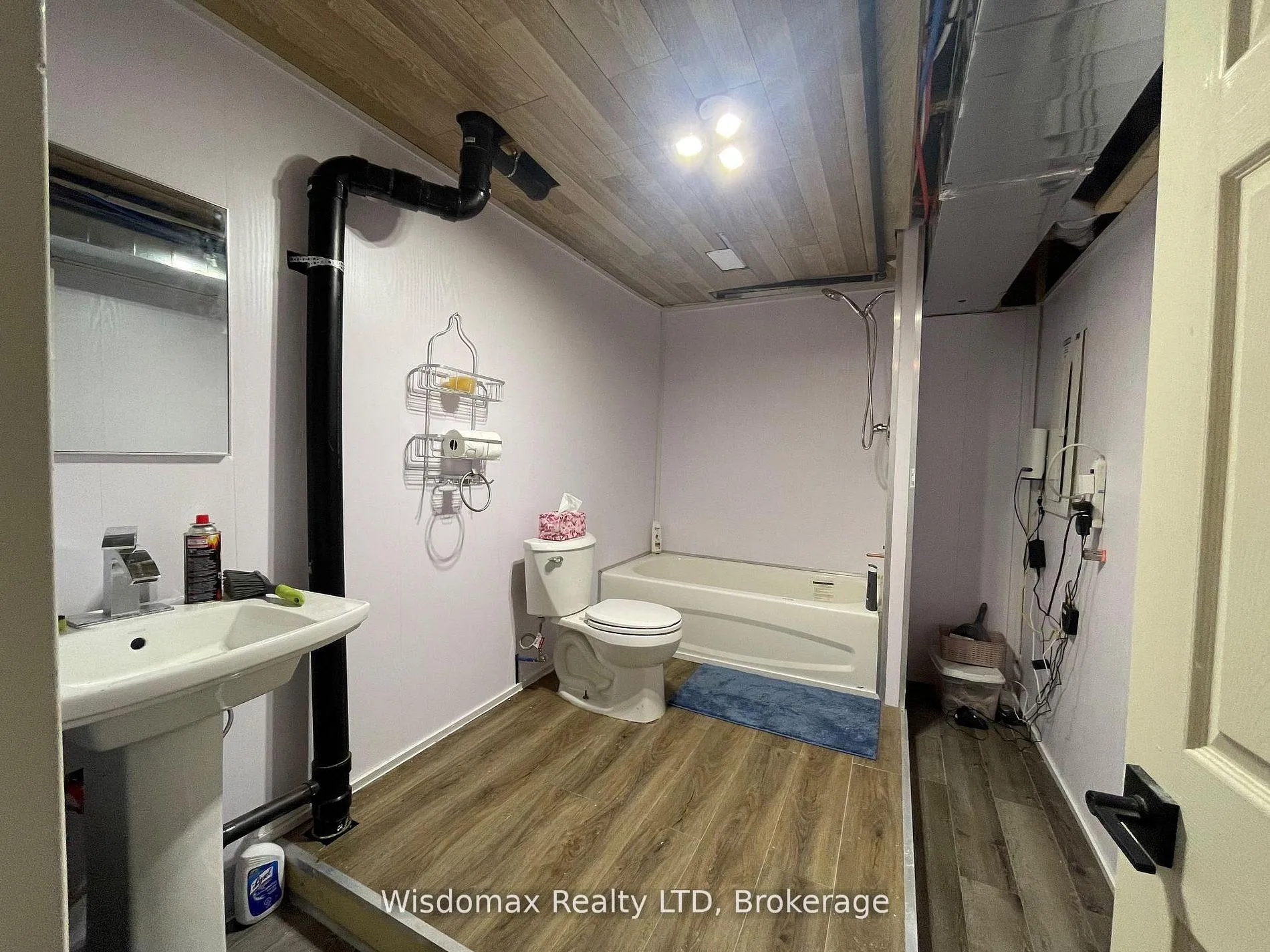 Photo 12 of Unit 6, 7789 Kalar Road, Niagara Falls, Brown — HOMEH