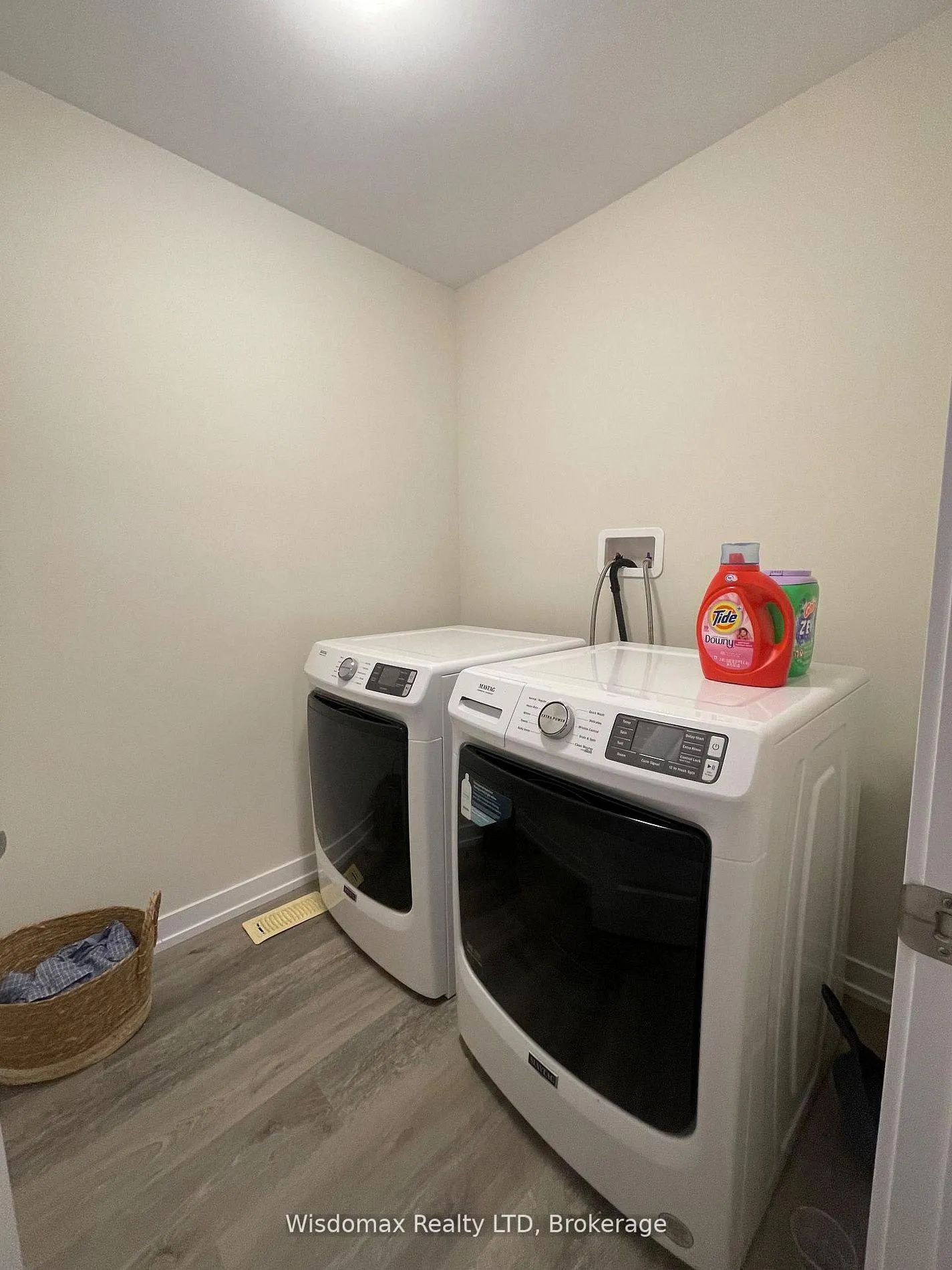 Photo 13 of Unit 6, 7789 Kalar Road, Niagara Falls, Brown — HOMEH