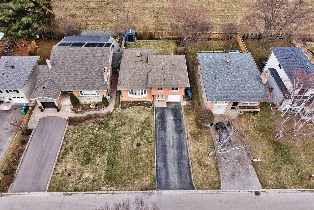 Photo 3 of 1525 Holburne Road, Mississauga, Lakeview — HOMEH