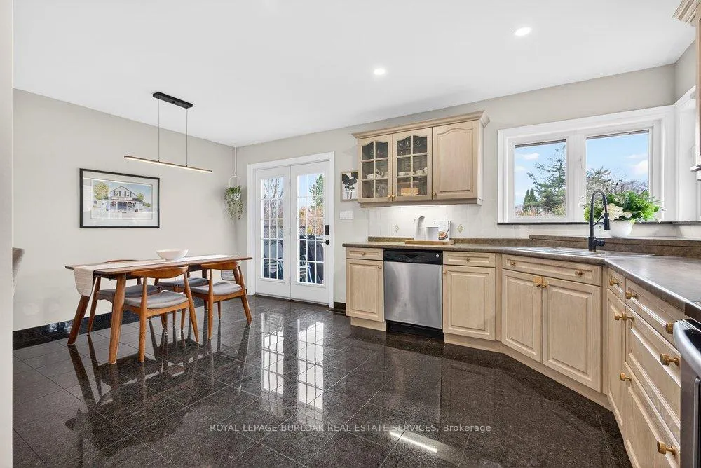 Photo 16 of 1525 Holburne Road, Mississauga, Lakeview — HOMEH