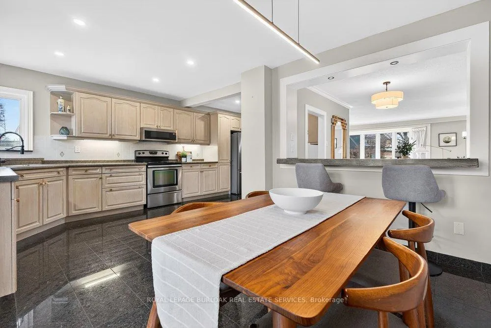 Photo 18 of 1525 Holburne Road, Mississauga, Lakeview — HOMEH