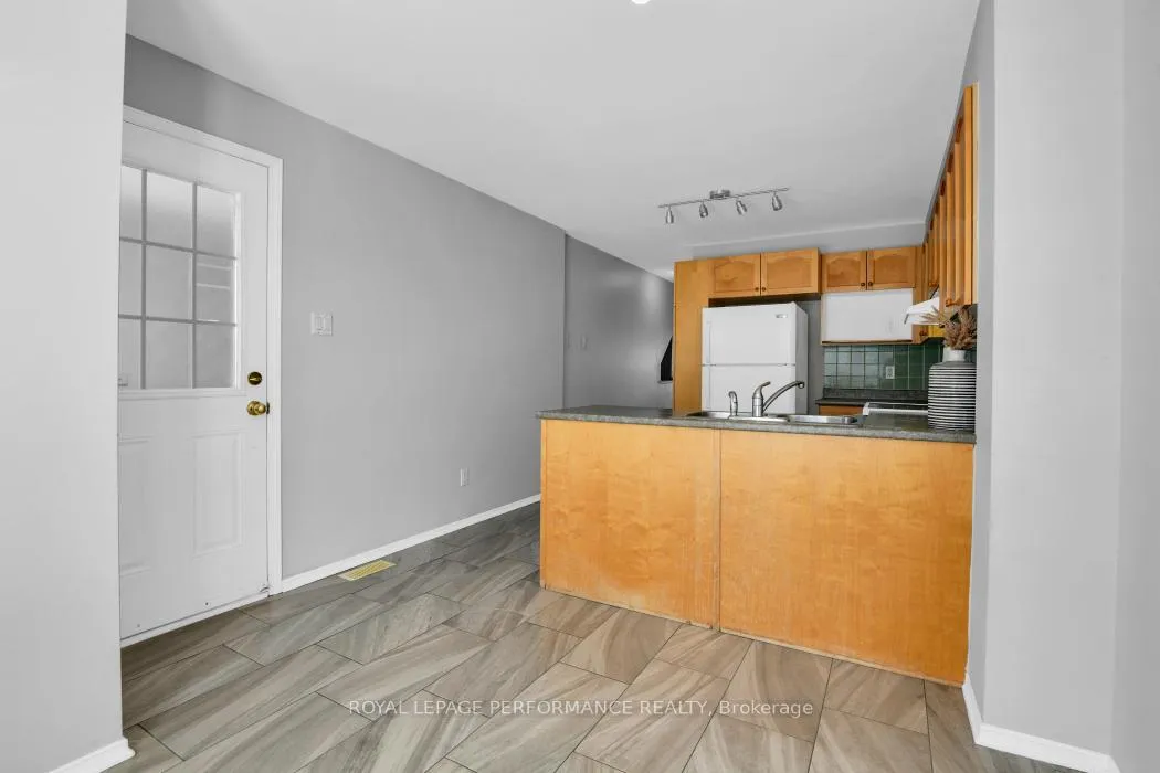 Photo 9 of 870 Longfields Drive, Ottawa, Barrhaven - Longfields — HOMEH