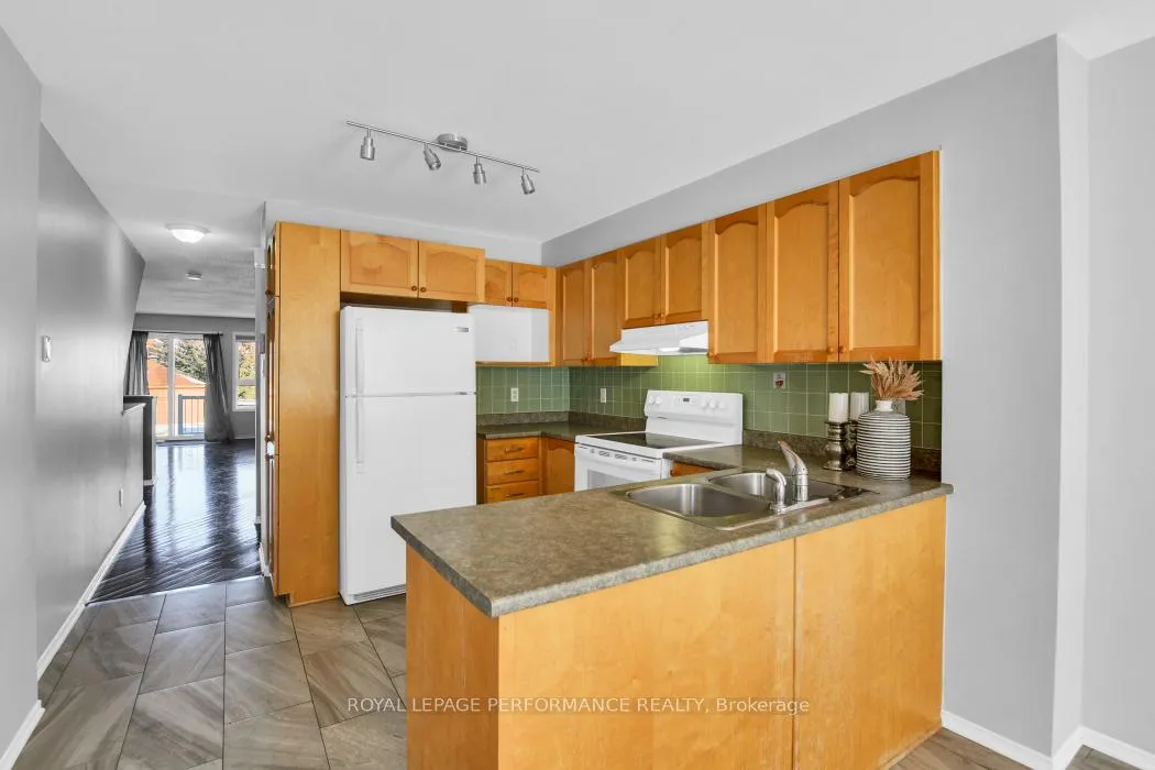 Photo 10 of 870 Longfields Drive, Ottawa, Barrhaven - Longfields — HOMEH