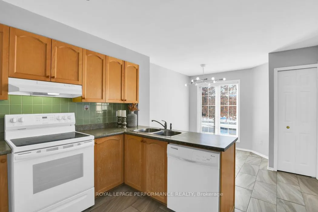Photo 12 of 870 Longfields Drive, Ottawa, Barrhaven - Longfields — HOMEH