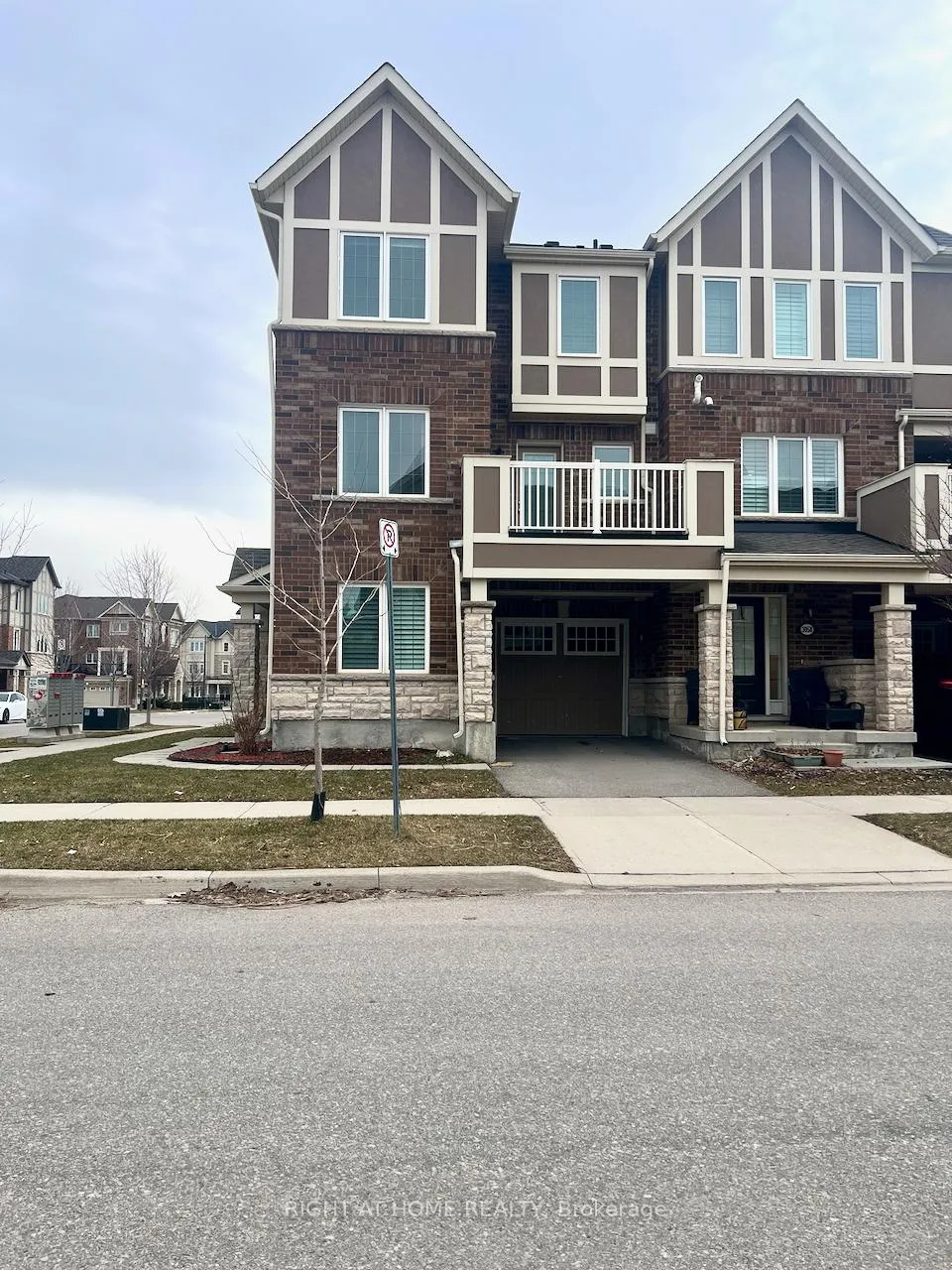 Photo 1 of 351 Timberland Gate, Oakville, Glenorchy — HOMEH
