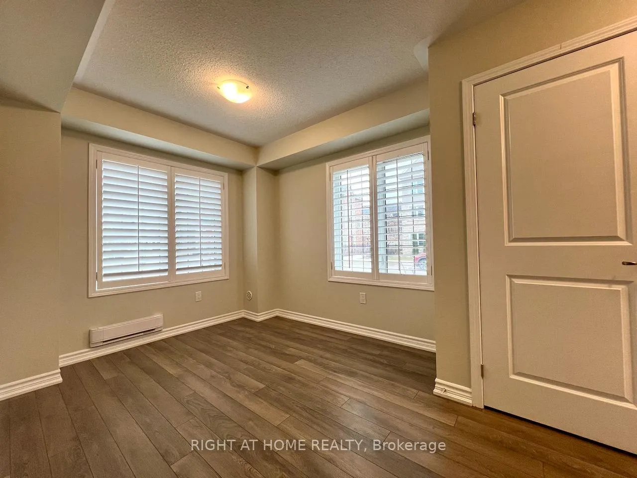 Photo 3 of 351 Timberland Gate, Oakville, Glenorchy — HOMEH