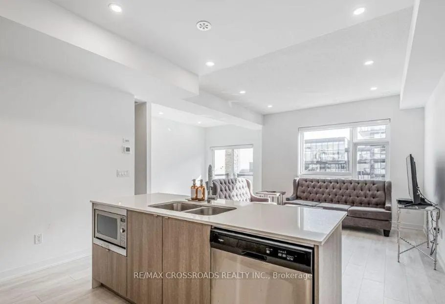 Photo 3 of Unit 51, 1121 Cooke Boulevard, Burlington, LaSalle — HOMEH