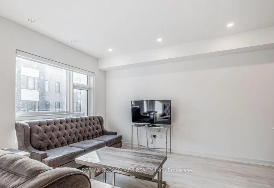 Photo 7 of Unit 51, 1121 Cooke Boulevard, Burlington, LaSalle — HOMEH