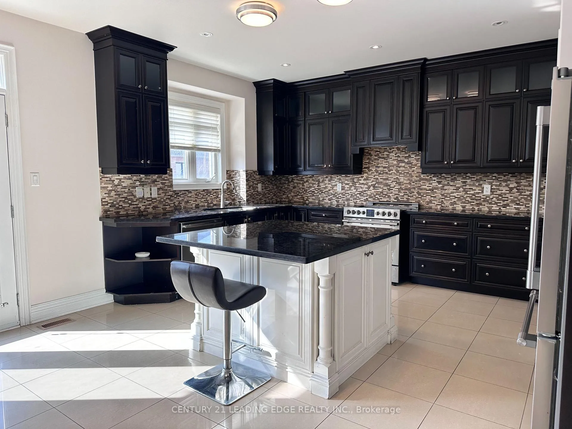 Photo 6 of 83 Golden Forest Road, Vaughan, Patterson — HOMEH