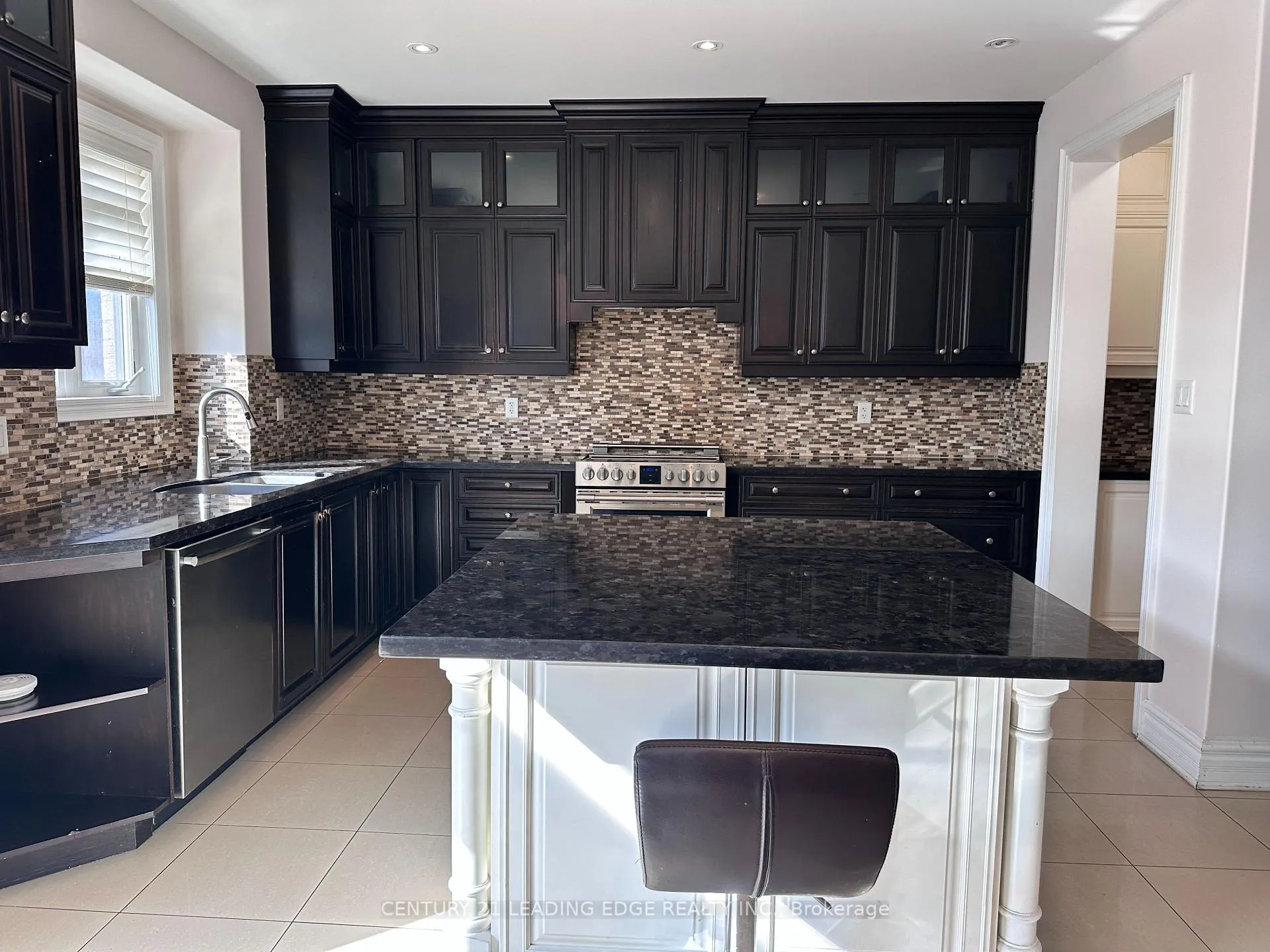 Photo 7 of 83 Golden Forest Road, Vaughan, Patterson — HOMEH