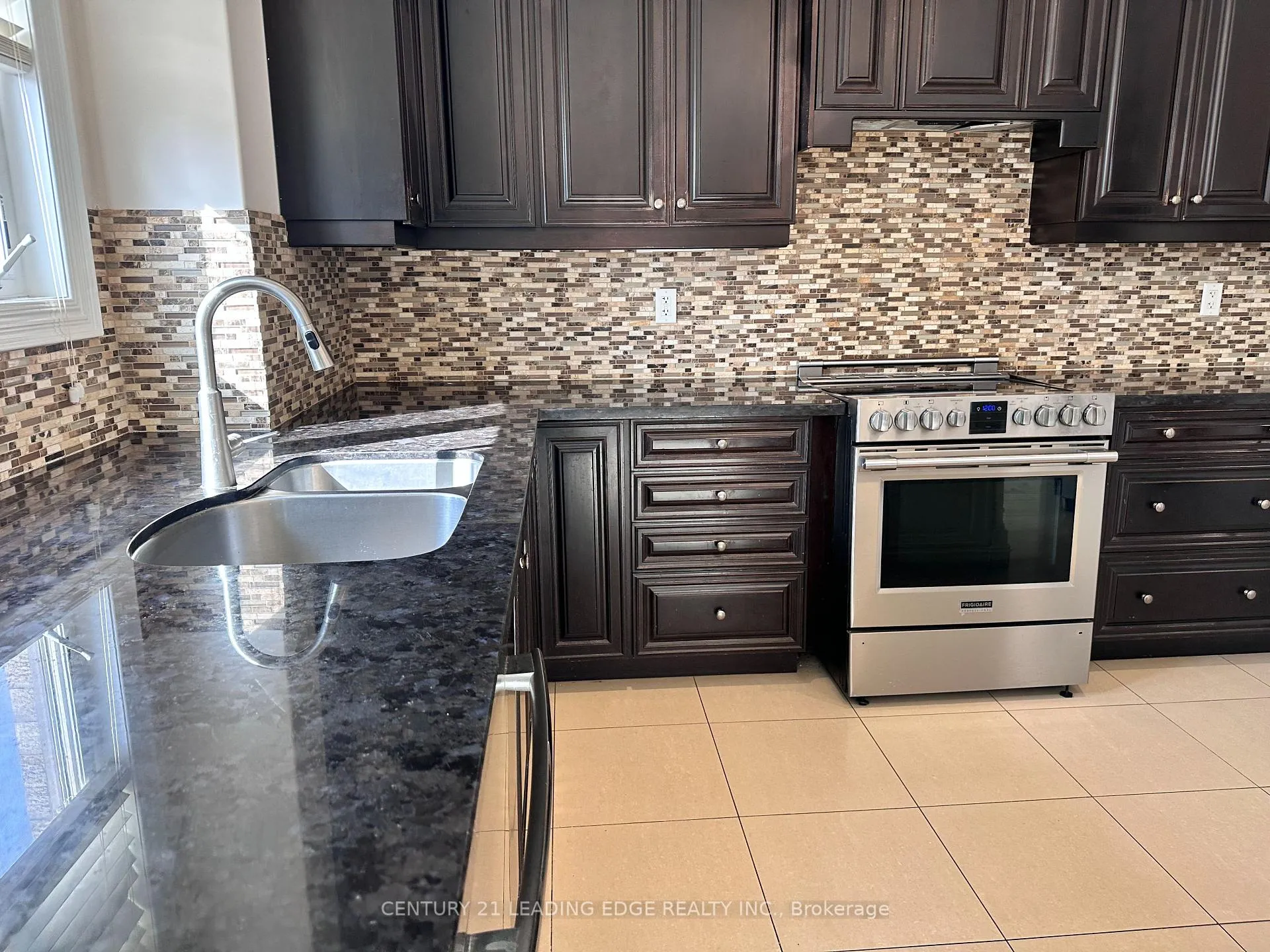 Photo 9 of 83 Golden Forest Road, Vaughan, Patterson — HOMEH