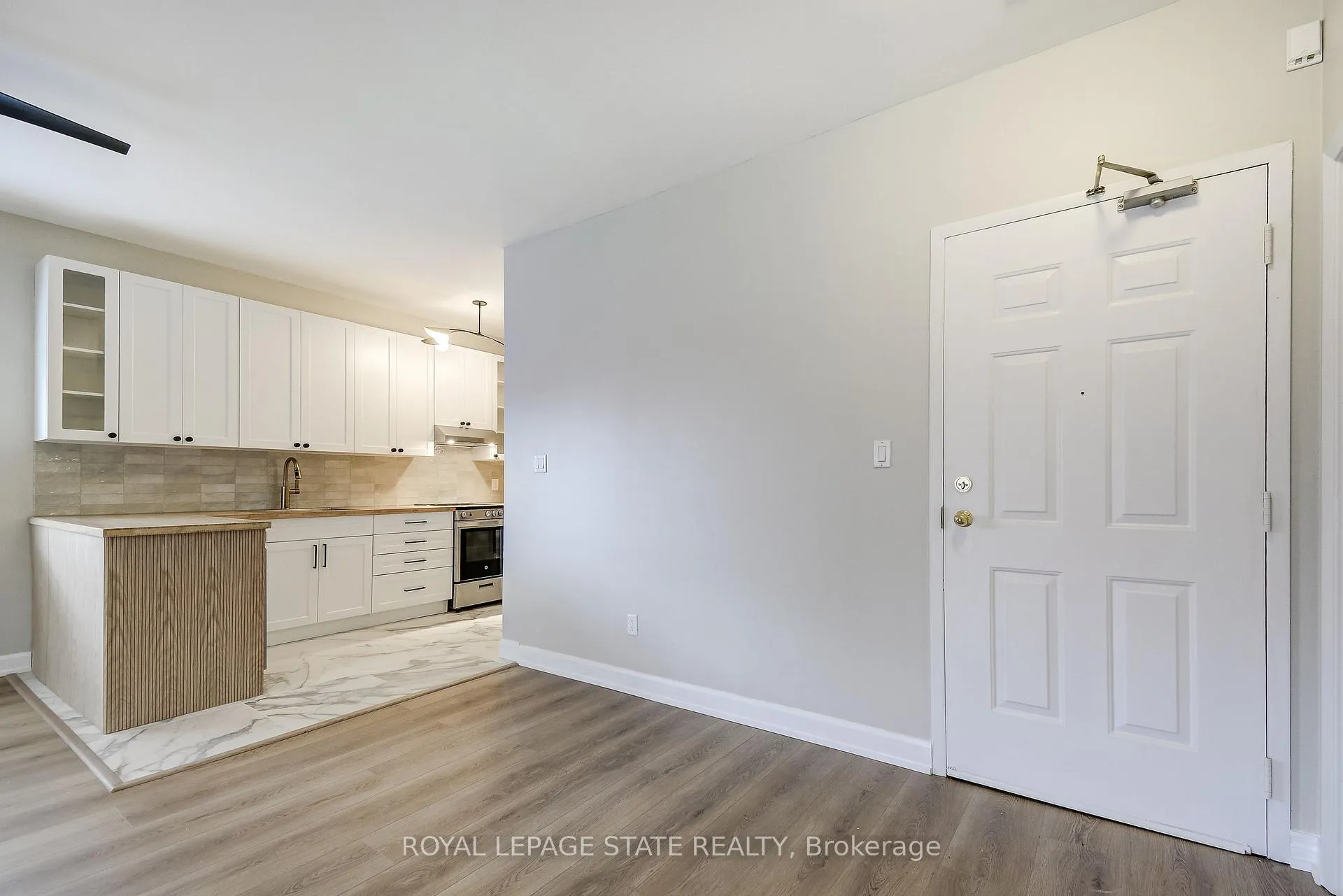 Photo 2 of Unit 107, 400 York Boulevard, Hamilton, Strathcona — HOMEH
