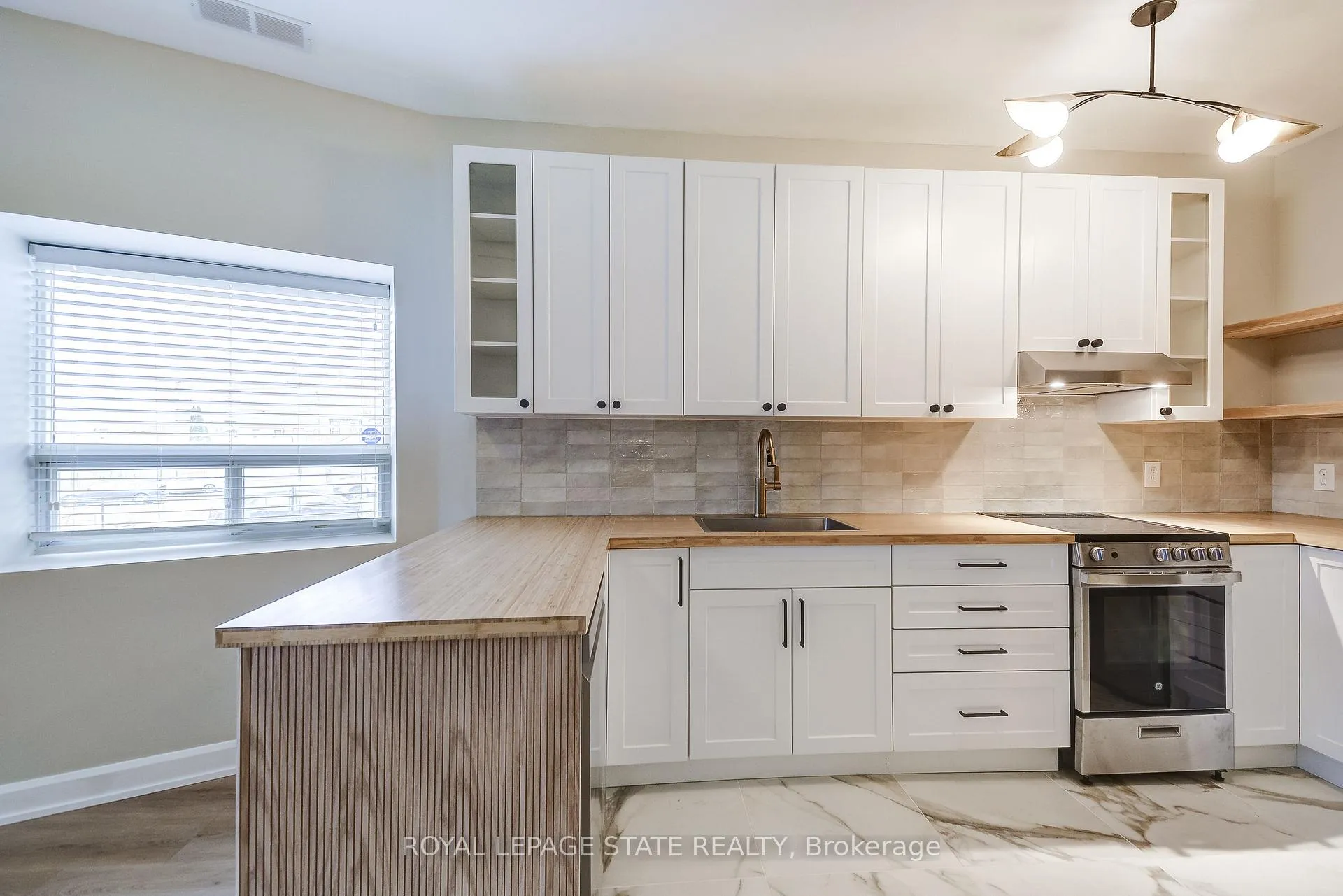 Photo 8 of Unit 107, 400 York Boulevard, Hamilton, Strathcona — HOMEH