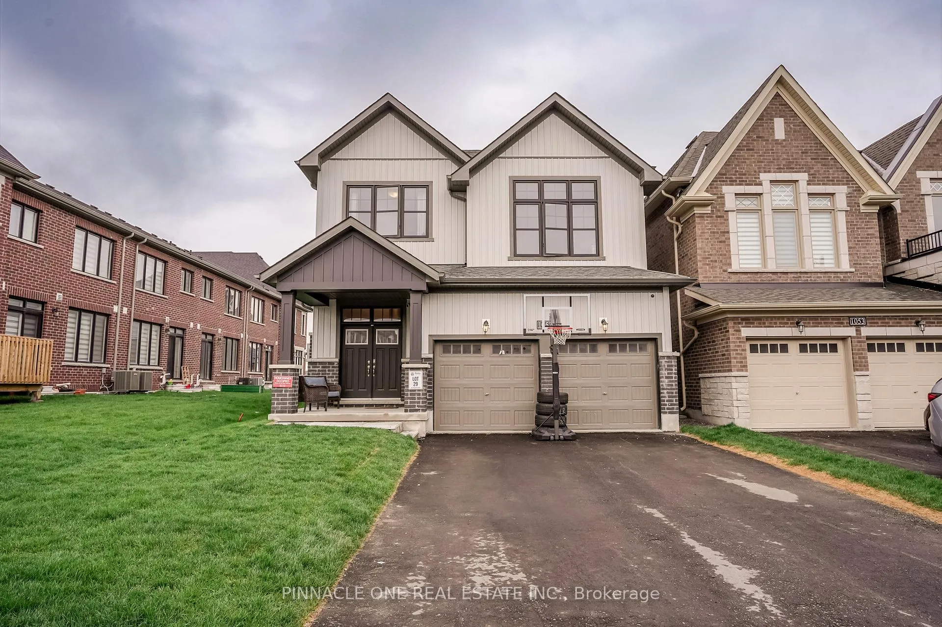 Front of 1057 Suddard Avenue