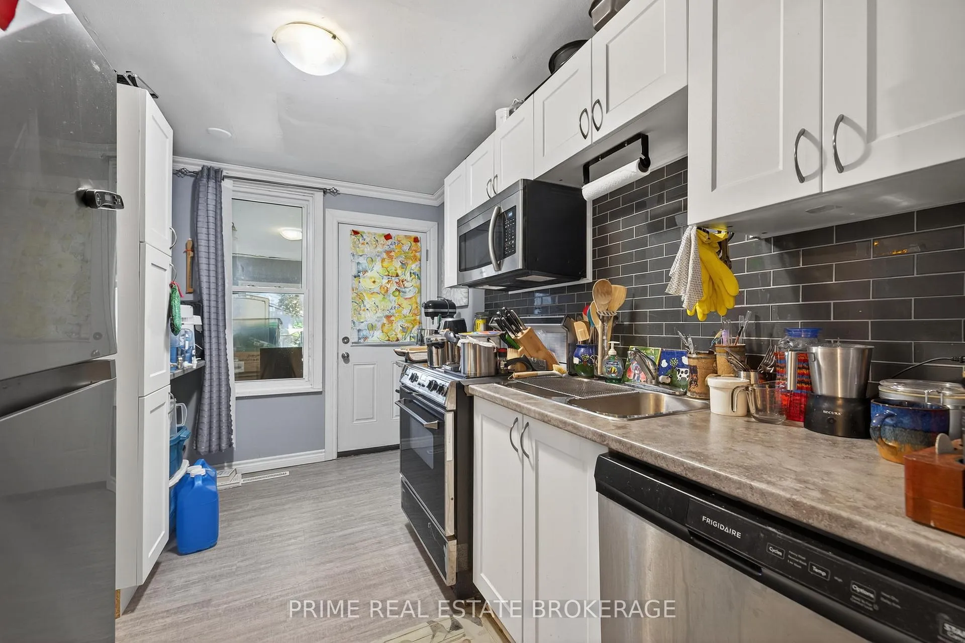 Photo 8 of 38 Hincks Street, St. Thomas — HOMEH