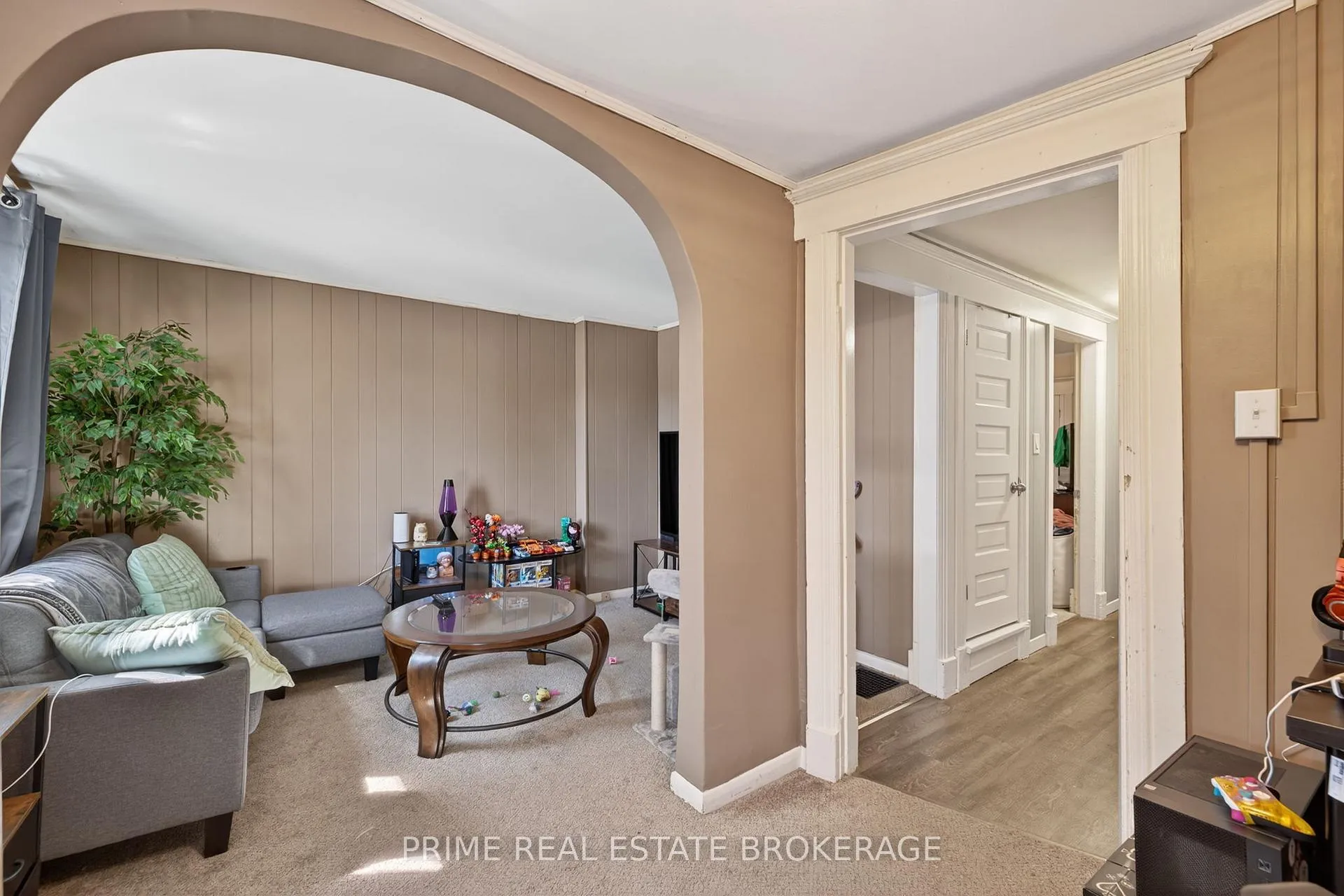 Photo 19 of 38 Hincks Street, St. Thomas — HOMEH