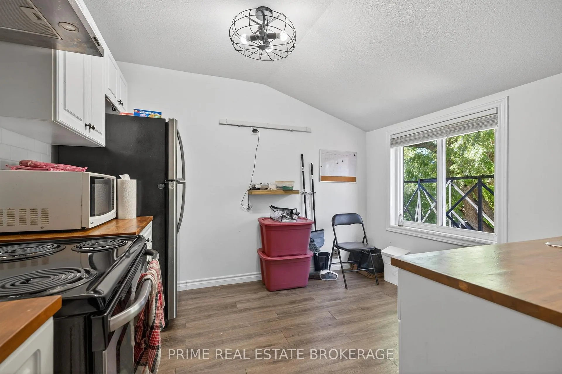 Photo 21 of 38 Hincks Street, St. Thomas — HOMEH