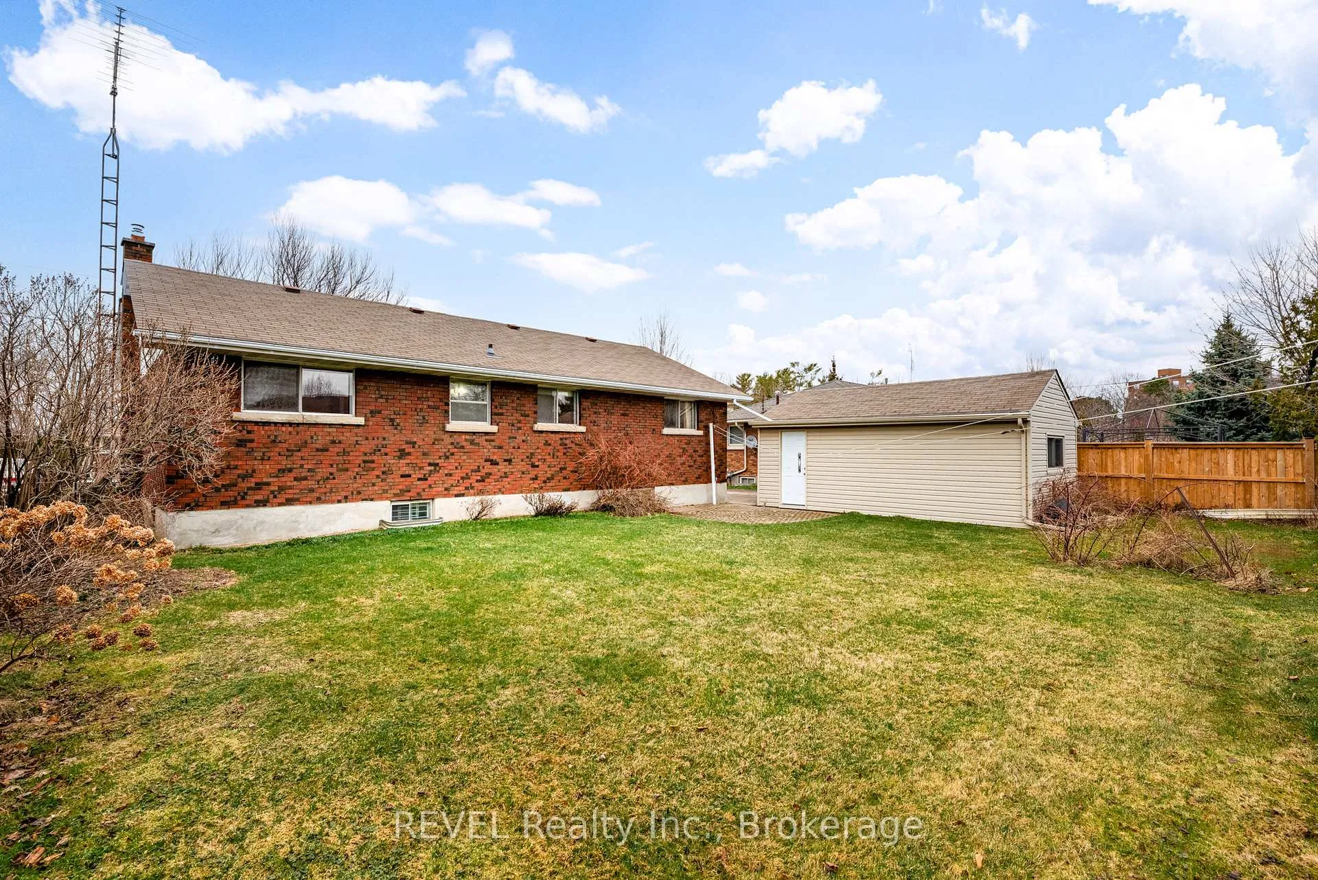 Photo 44 of 26 Mckenzie Street, St. Catharines, Bunting/Linwell — HOMEH