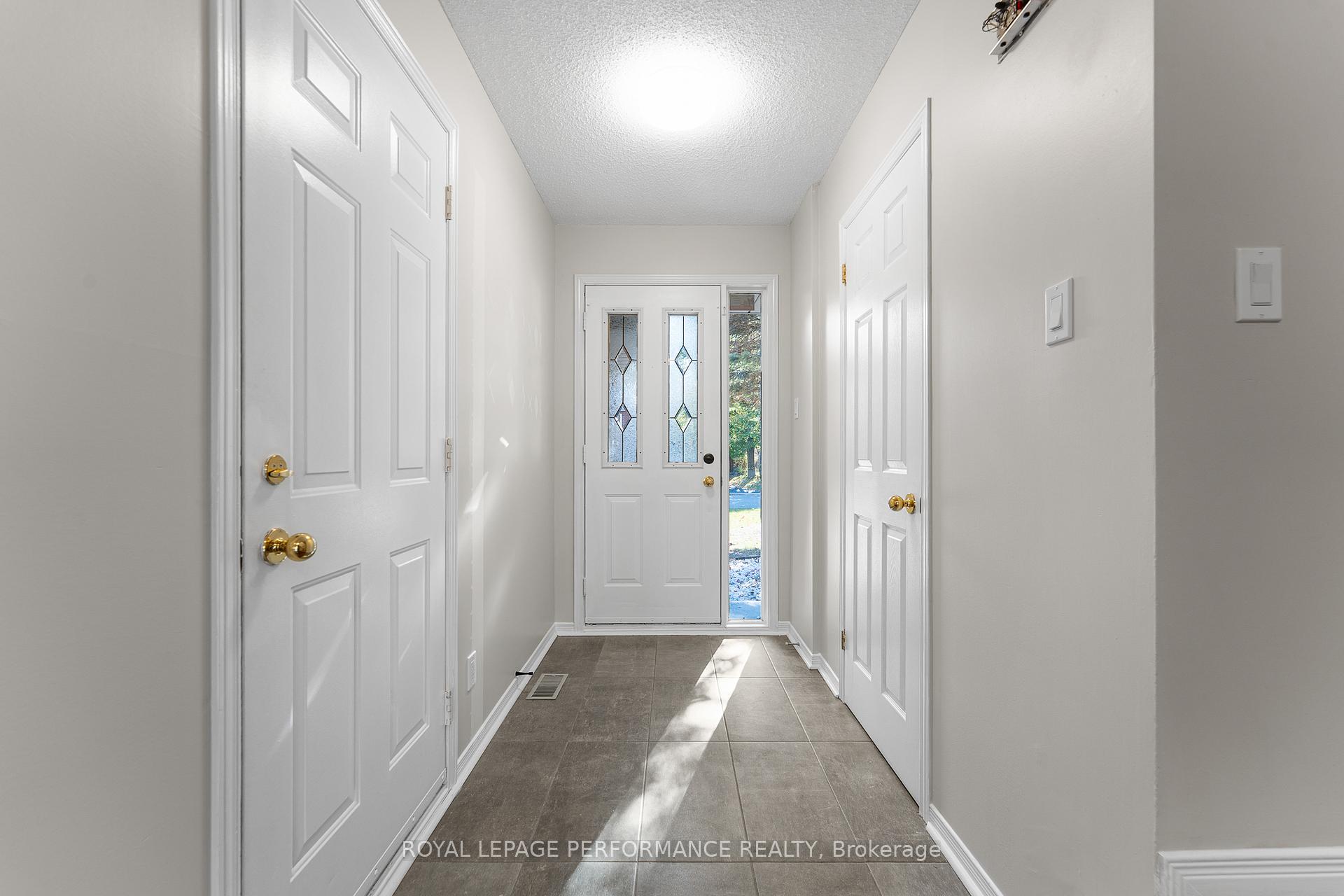 Photo 4 of 81 Furlong Crescent, Ottawa, Kanata - Bridlewood — HOMEH
