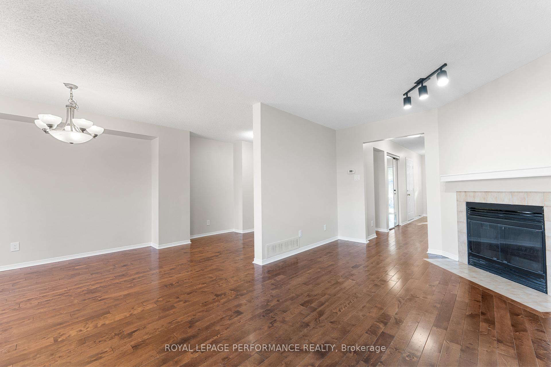 Photo 9 of 81 Furlong Crescent, Ottawa, Kanata - Bridlewood — HOMEH