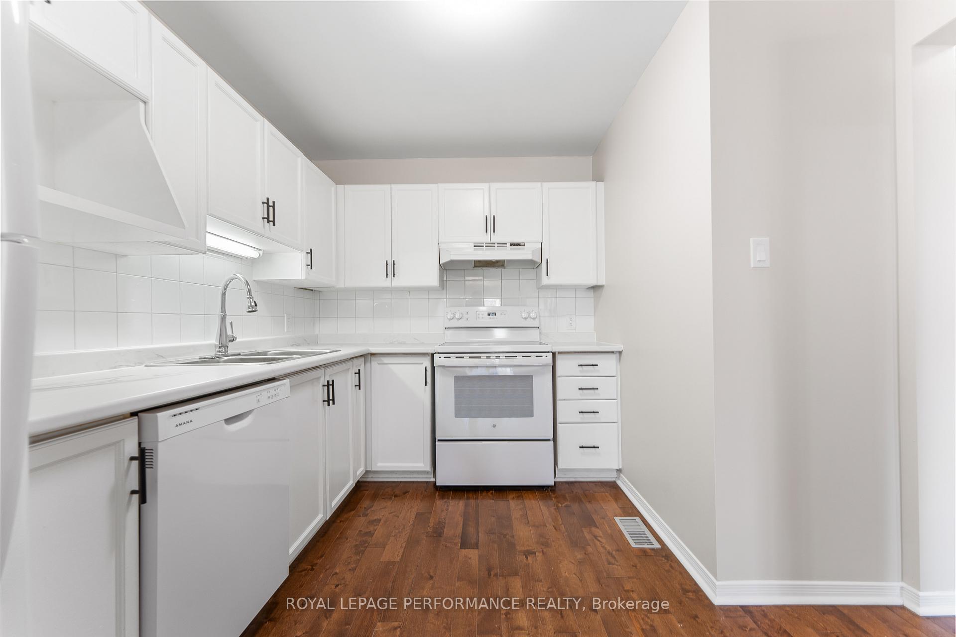 Photo 18 of 81 Furlong Crescent, Ottawa, Kanata - Bridlewood — HOMEH