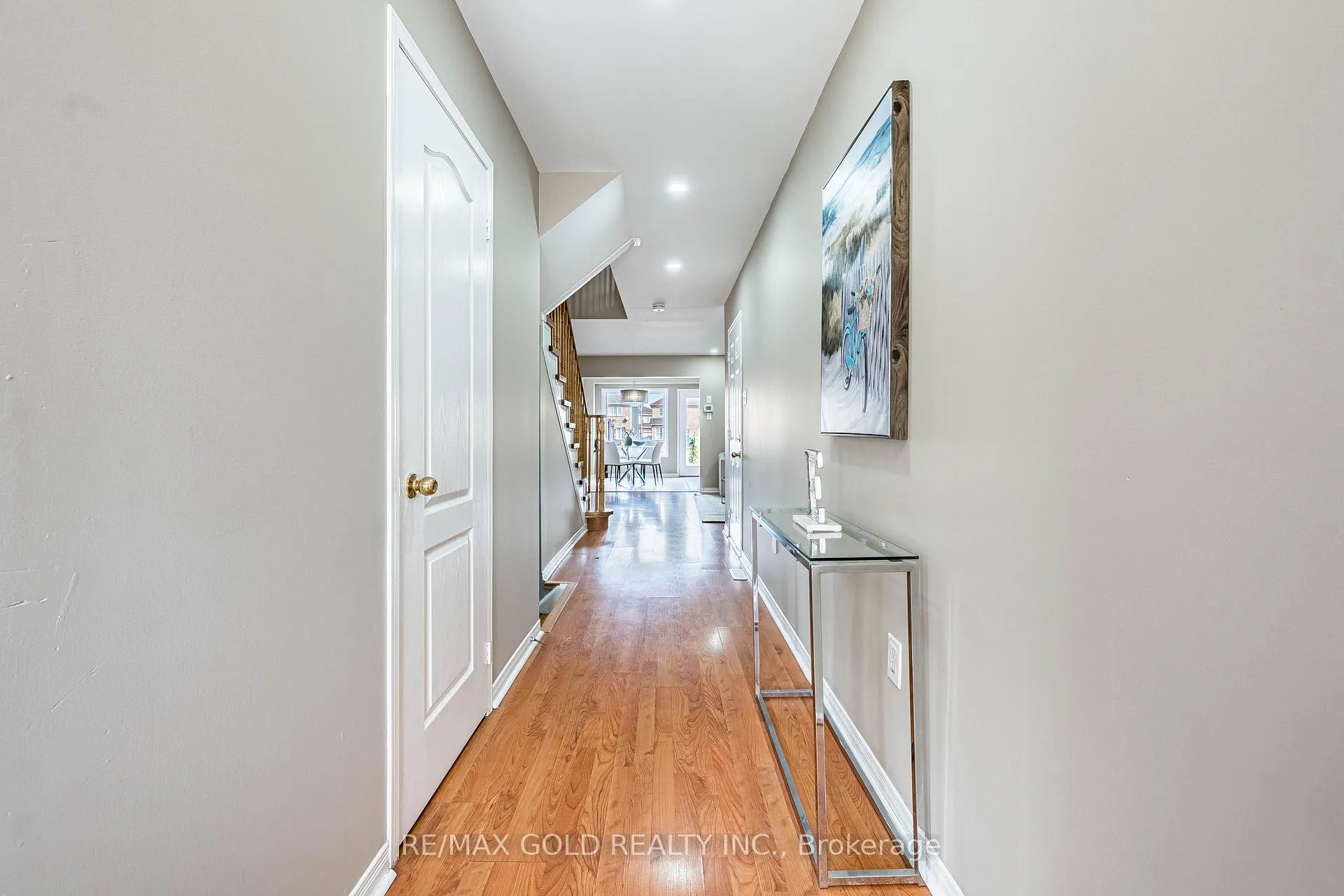 Photo 8 of 79 Roundstone Drive, Brampton, Credit Valley — HOMEH