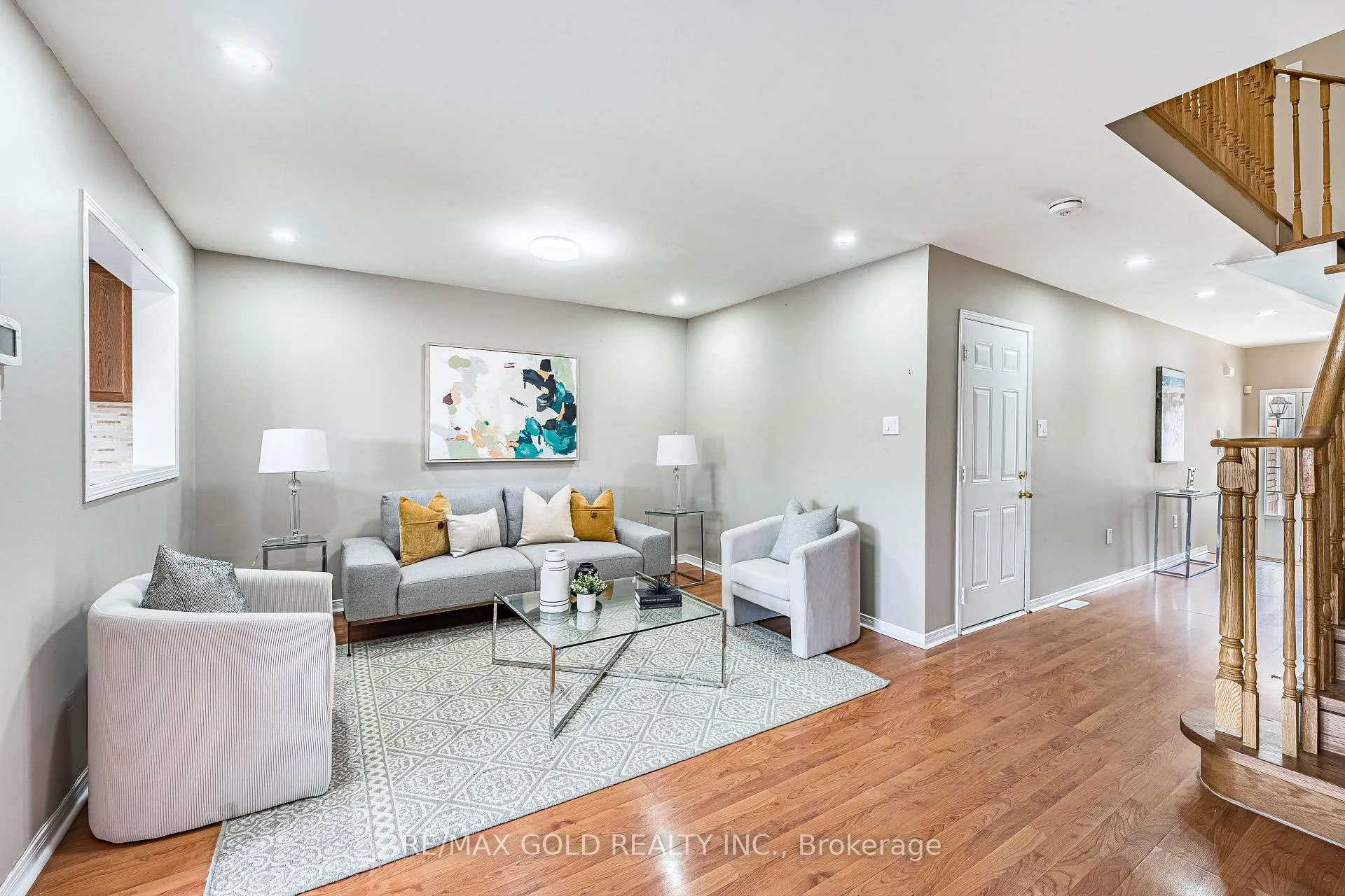 Photo 11 of 79 Roundstone Drive, Brampton, Credit Valley — HOMEH