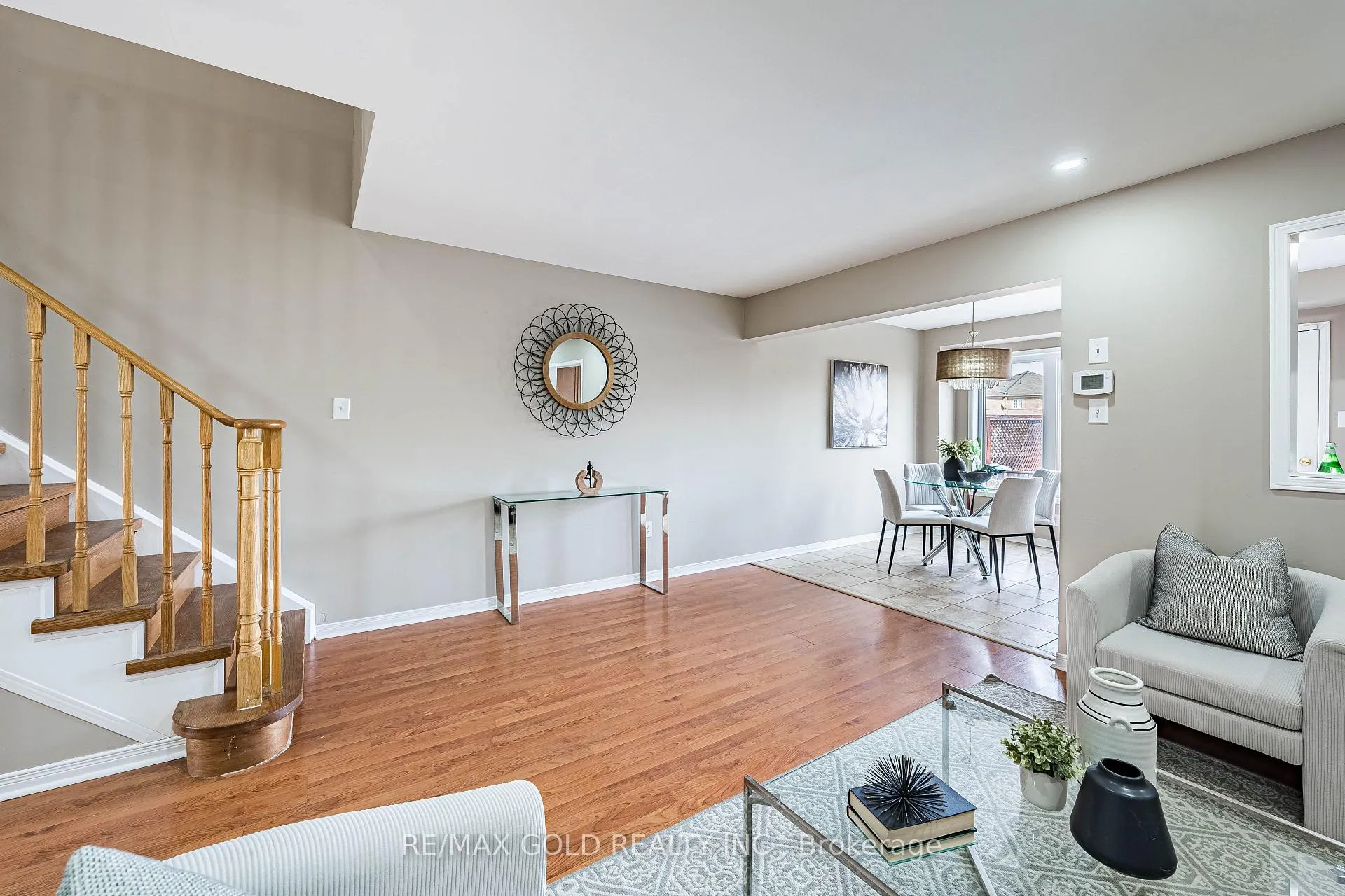 Photo 12 of 79 Roundstone Drive, Brampton, Credit Valley — HOMEH
