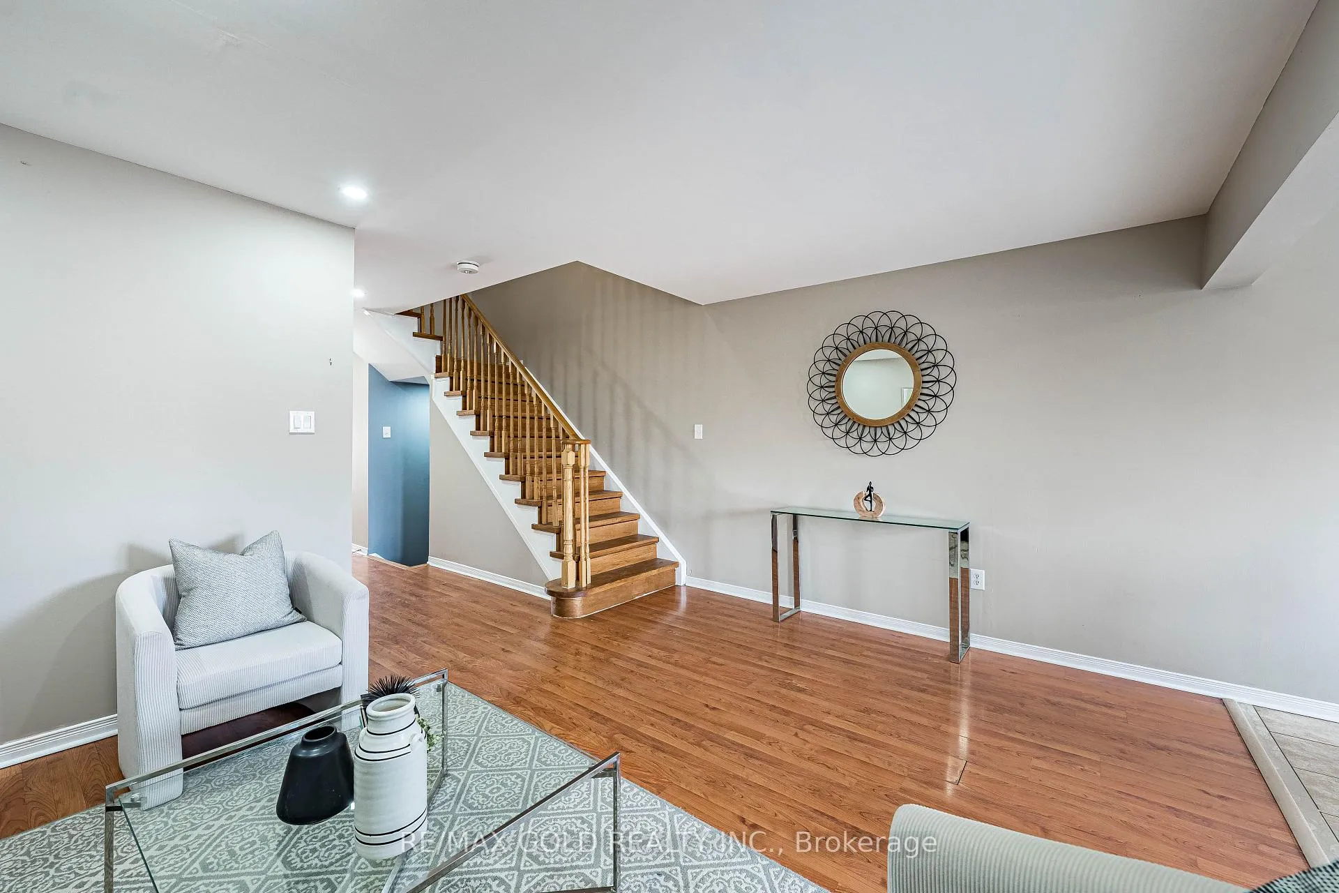 Photo 13 of 79 Roundstone Drive, Brampton, Credit Valley — HOMEH