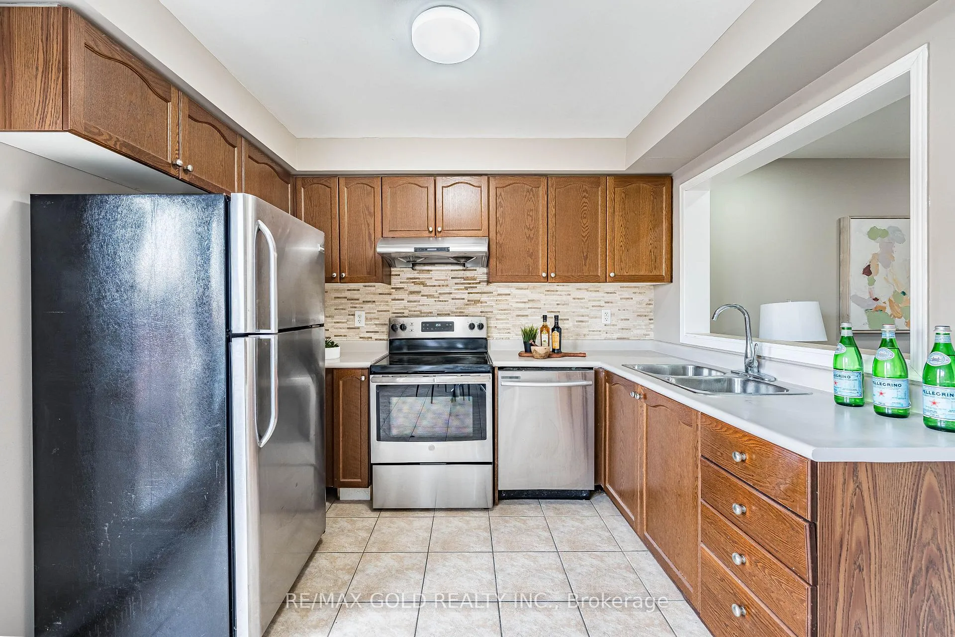 Photo 19 of 79 Roundstone Drive, Brampton, Credit Valley — HOMEH