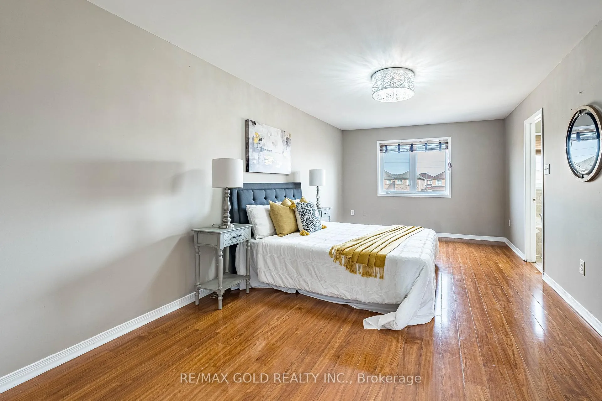 Photo 24 of 79 Roundstone Drive, Brampton, Credit Valley — HOMEH