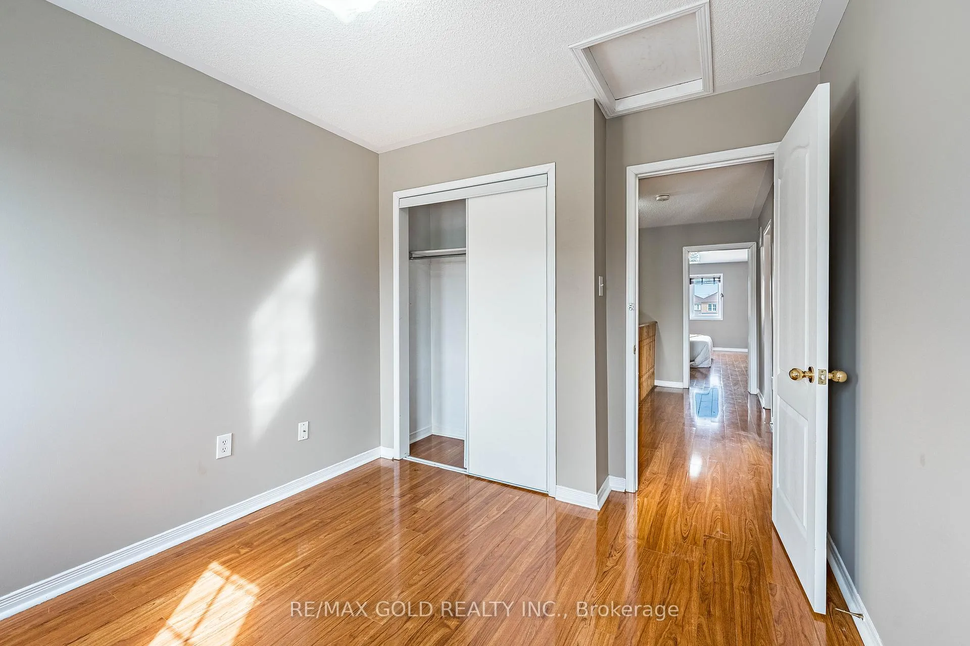 Photo 34 of 79 Roundstone Drive, Brampton, Credit Valley — HOMEH