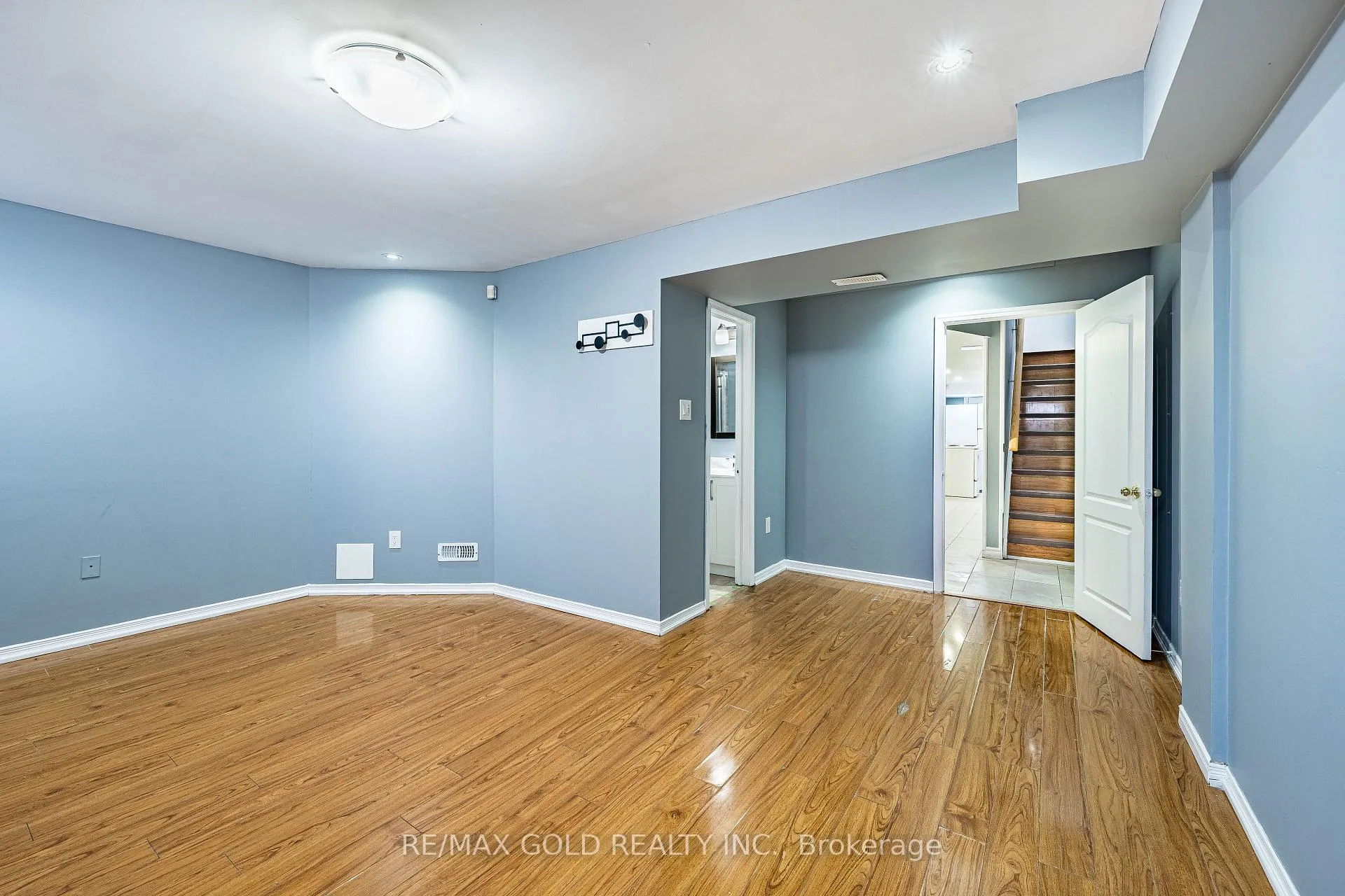 Photo 43 of 79 Roundstone Drive, Brampton, Credit Valley — HOMEH