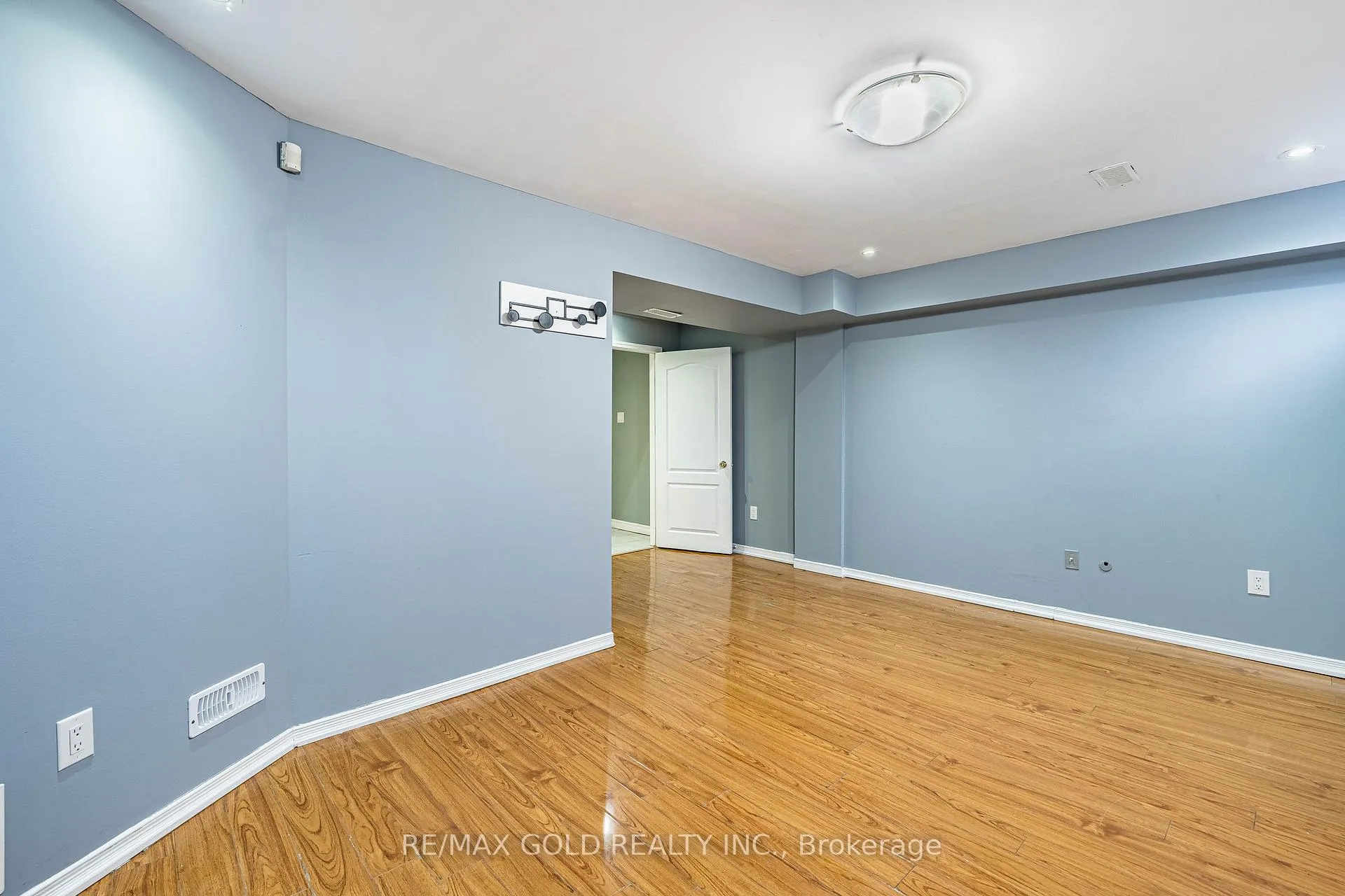 Photo 44 of 79 Roundstone Drive, Brampton, Credit Valley — HOMEH