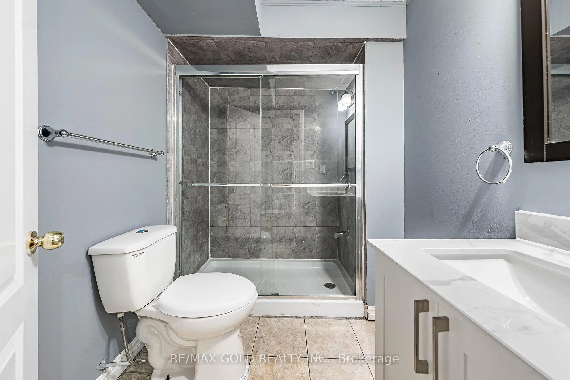 Photo 45 of 79 Roundstone Drive, Brampton, Credit Valley — HOMEH