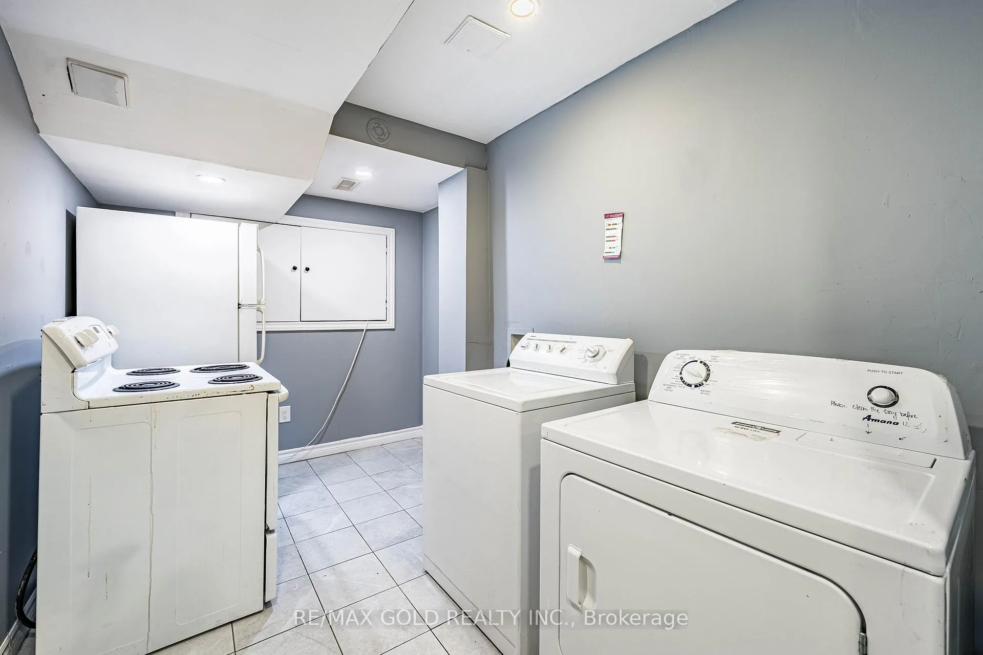 Photo 46 of 79 Roundstone Drive, Brampton, Credit Valley — HOMEH