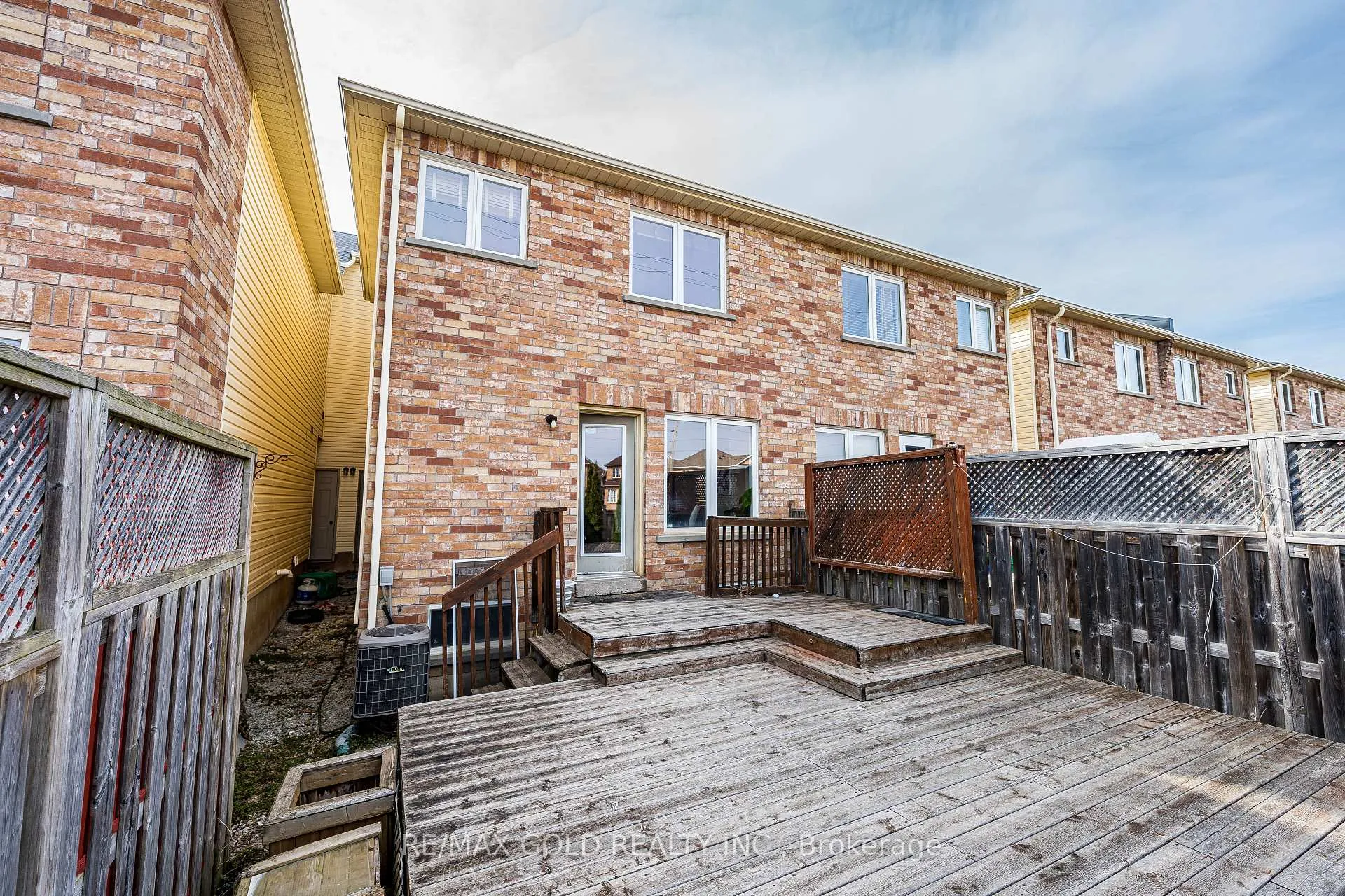 Photo 49 of 79 Roundstone Drive, Brampton, Credit Valley — HOMEH