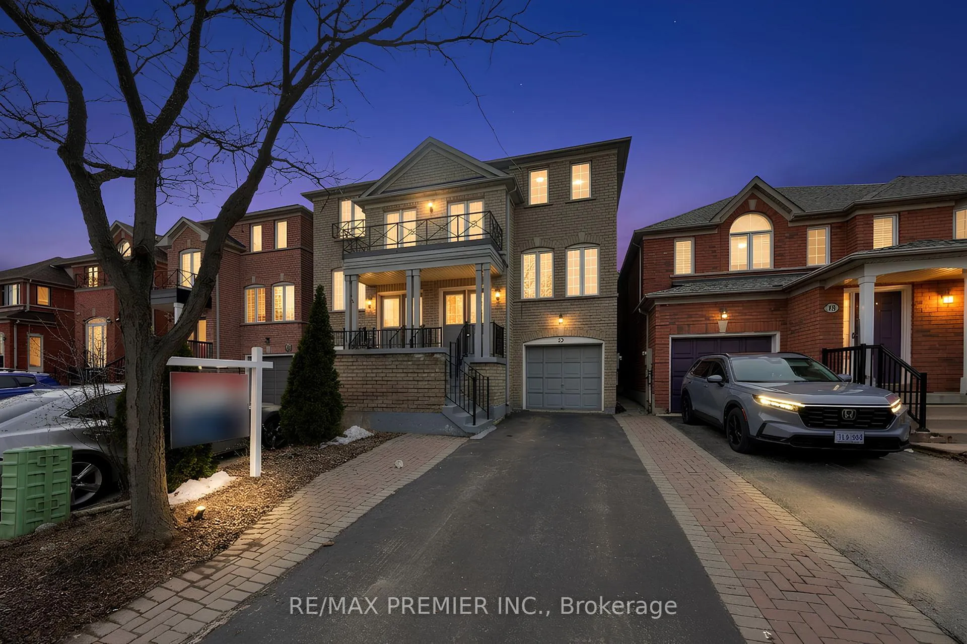 Photo 1 of 12 Yellowood Circle, Vaughan, Patterson — HOMEH