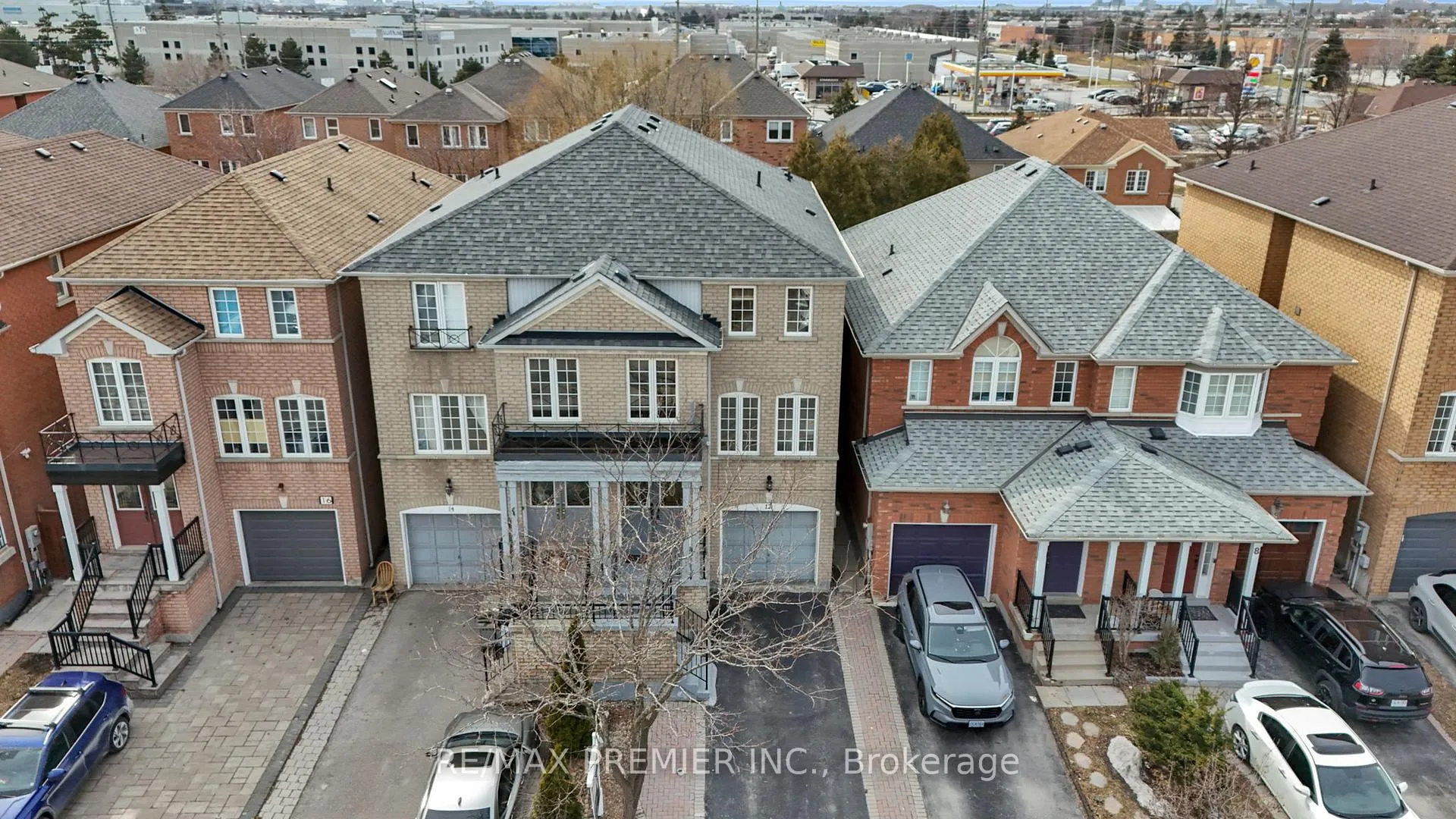 Photo 2 of 12 Yellowood Circle, Vaughan, Patterson — HOMEH