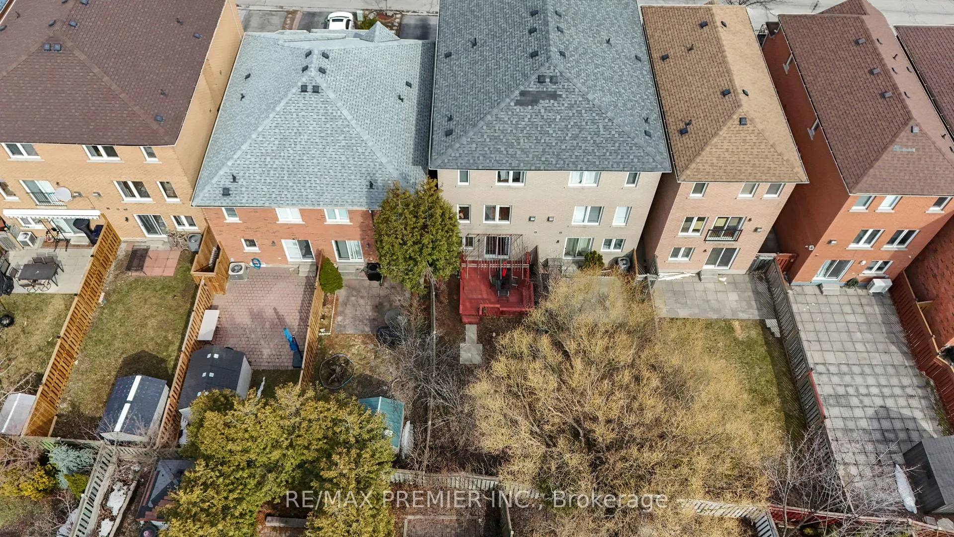 Photo 5 of 12 Yellowood Circle, Vaughan, Patterson — HOMEH