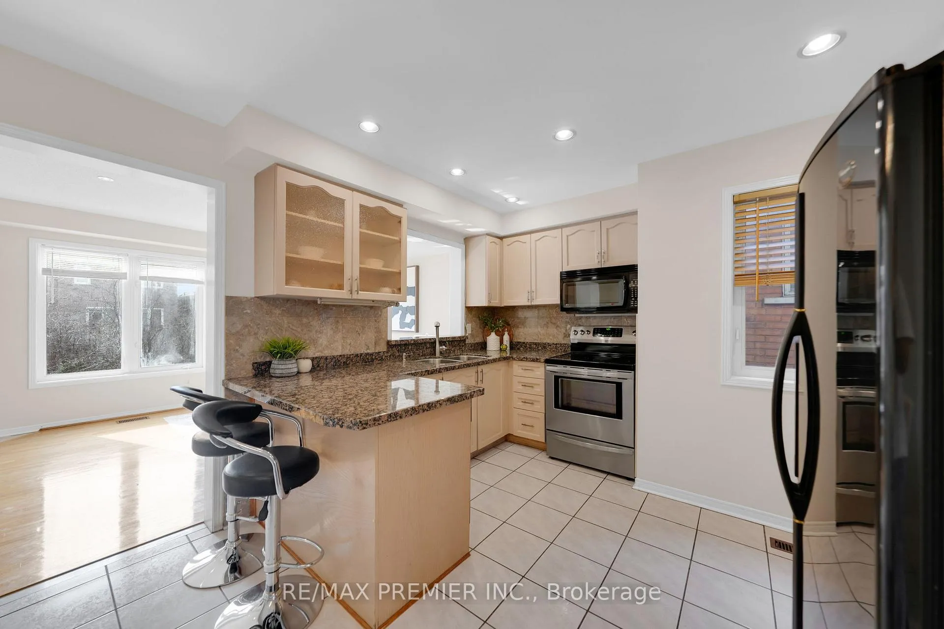 Photo 33 of 12 Yellowood Circle, Vaughan, Patterson — HOMEH