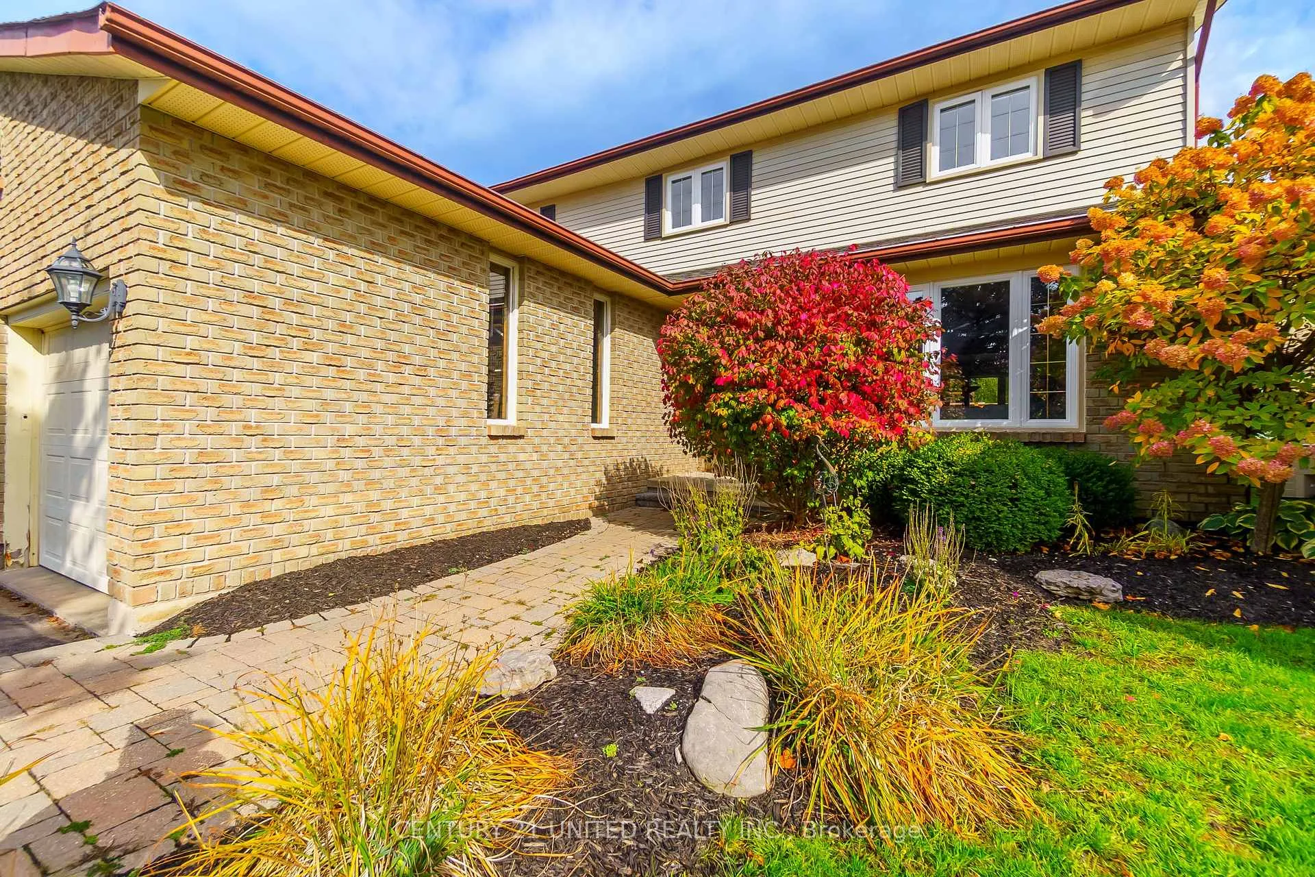 Photo 3 of 2112 Lorraine Drive, Peterborough, Northcrest Ward 5 — HOMEH