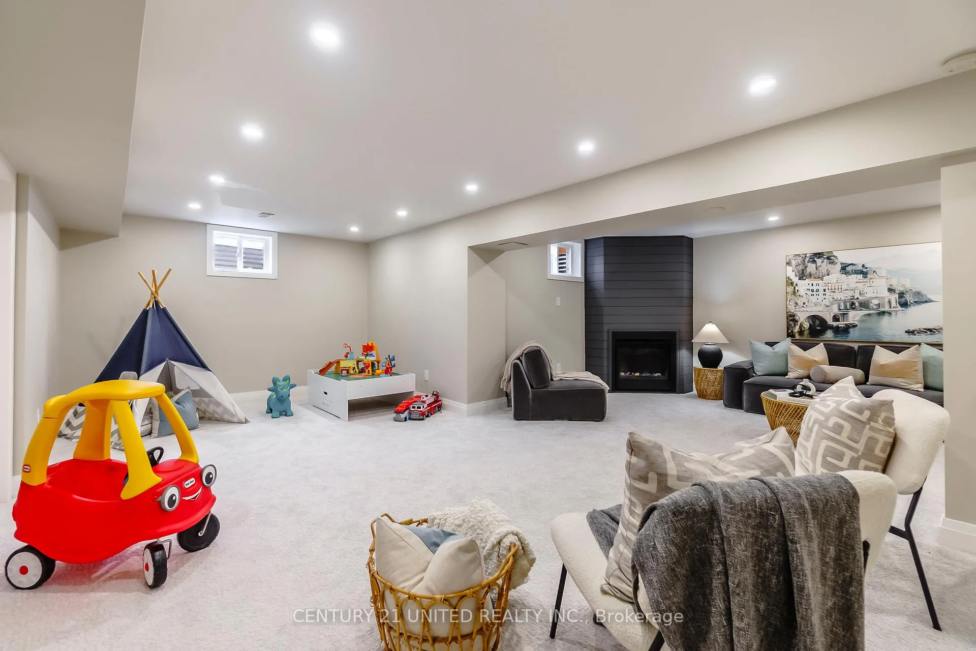 Photo 37 of 2112 Lorraine Drive, Peterborough, Northcrest Ward 5 — HOMEH